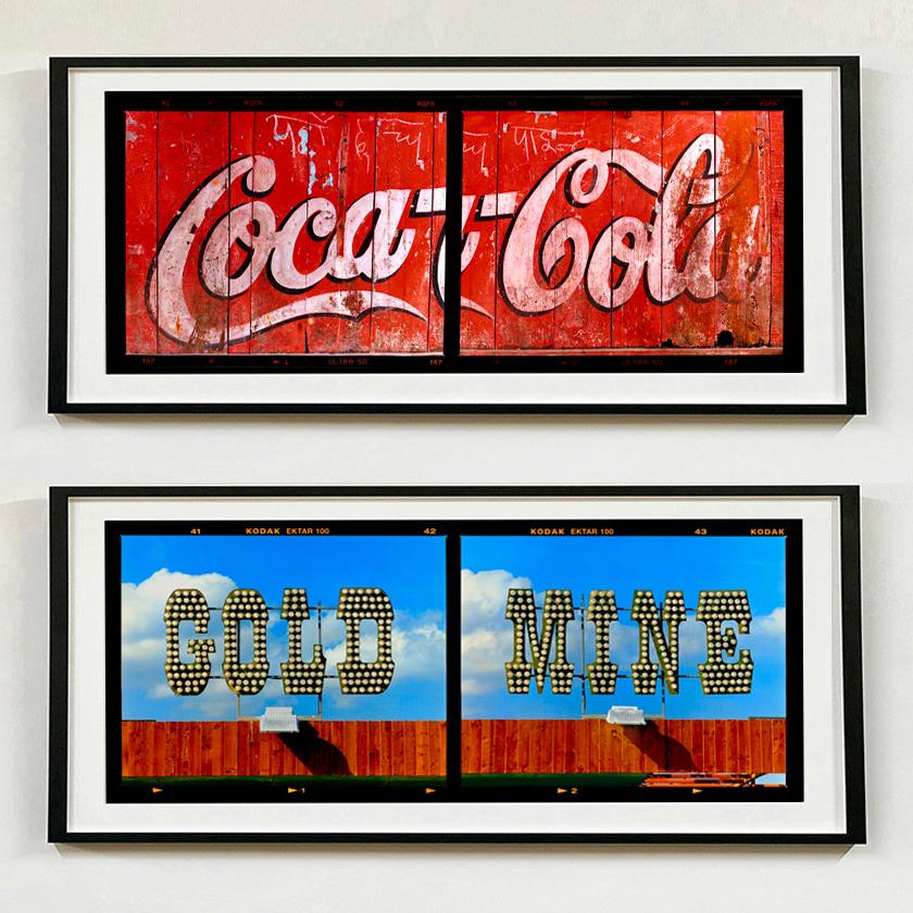Indische Coca-Cola, Darjeeling – Pop-Art- Typografiefotografie im Angebot 2