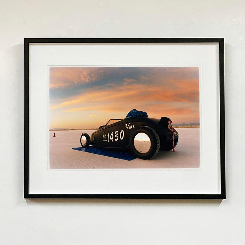 Jim Jard - Roadster del '32 (Dawn), Bonneville Salt Flats - Fotografia di paesaggio automobilistico - Photograph di Richard Heeps