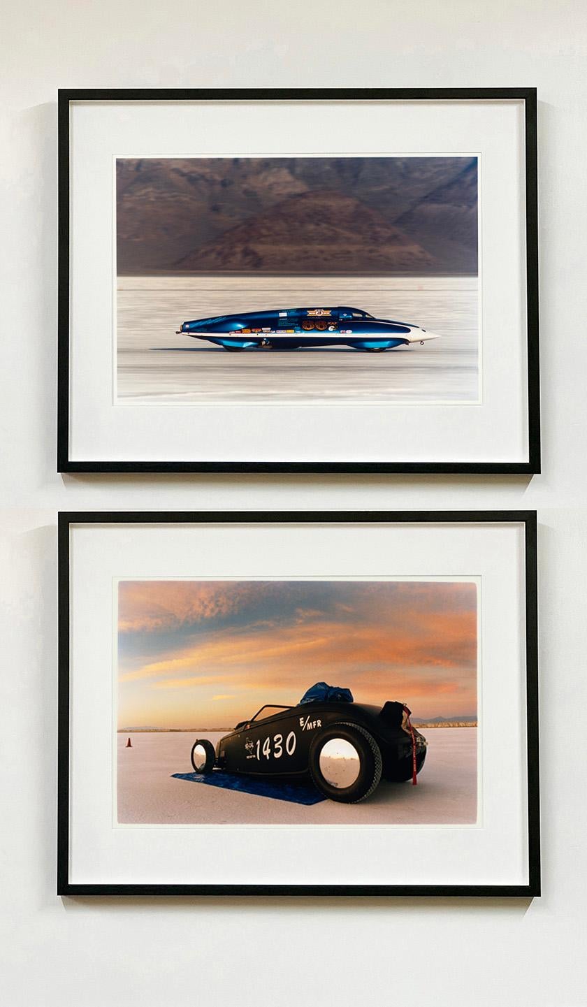 Jim Richard Roadster del '32, fotografia di Richard Heeps della serie Bonneville. Le auto della pista di Bonneville contrastano con il paesaggio unico delle Salt Flats.

Quest'opera d'arte è un'edizione limitata di 25 stampe fotografiche lucide