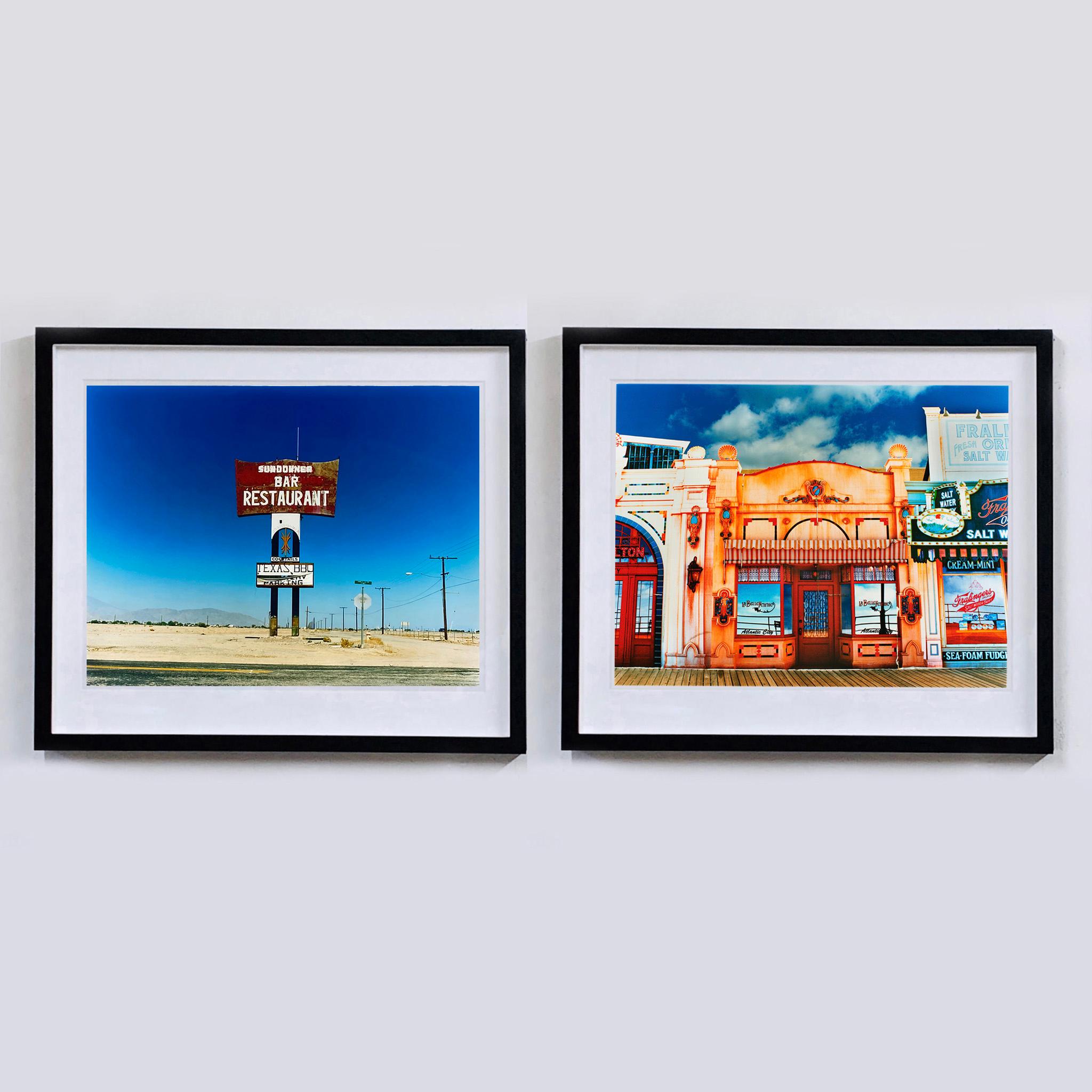 La Belle Femme au soleil, Atlantic City, New Jersey - Photographie américaine en couleurs en vente 2