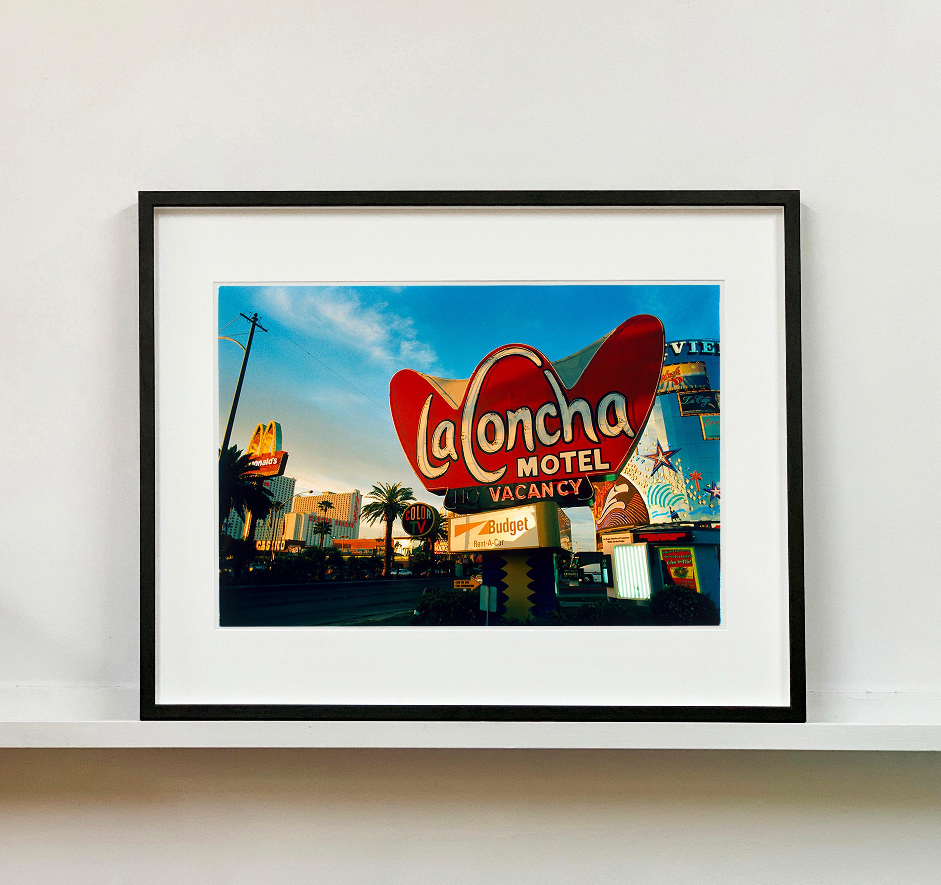 La Concha on the Strip (Day) - American Color Photography For Sale 3