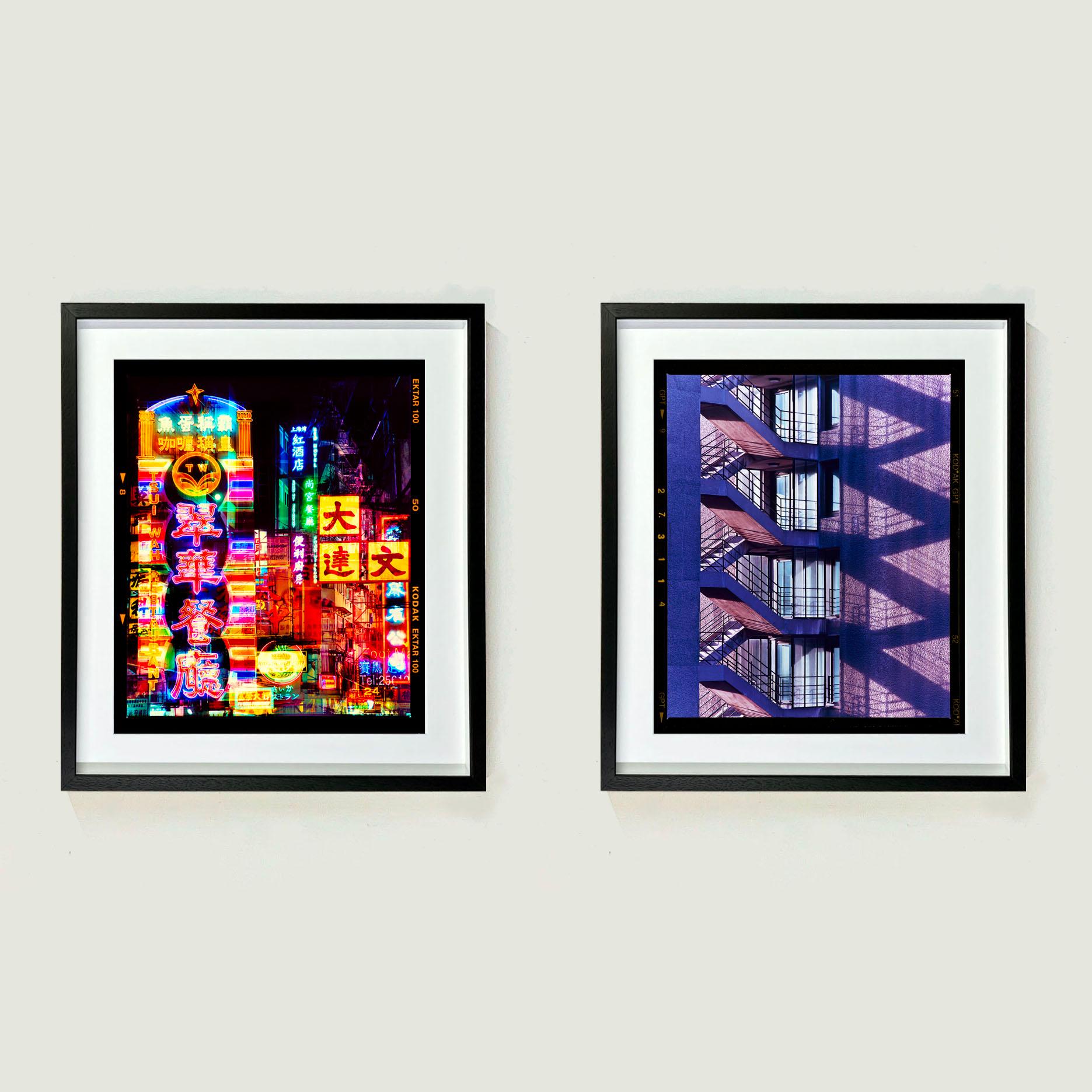 Lights of Mong Kok, Hong Kong - Photographie de rue d'architecture asiatique en vente 1