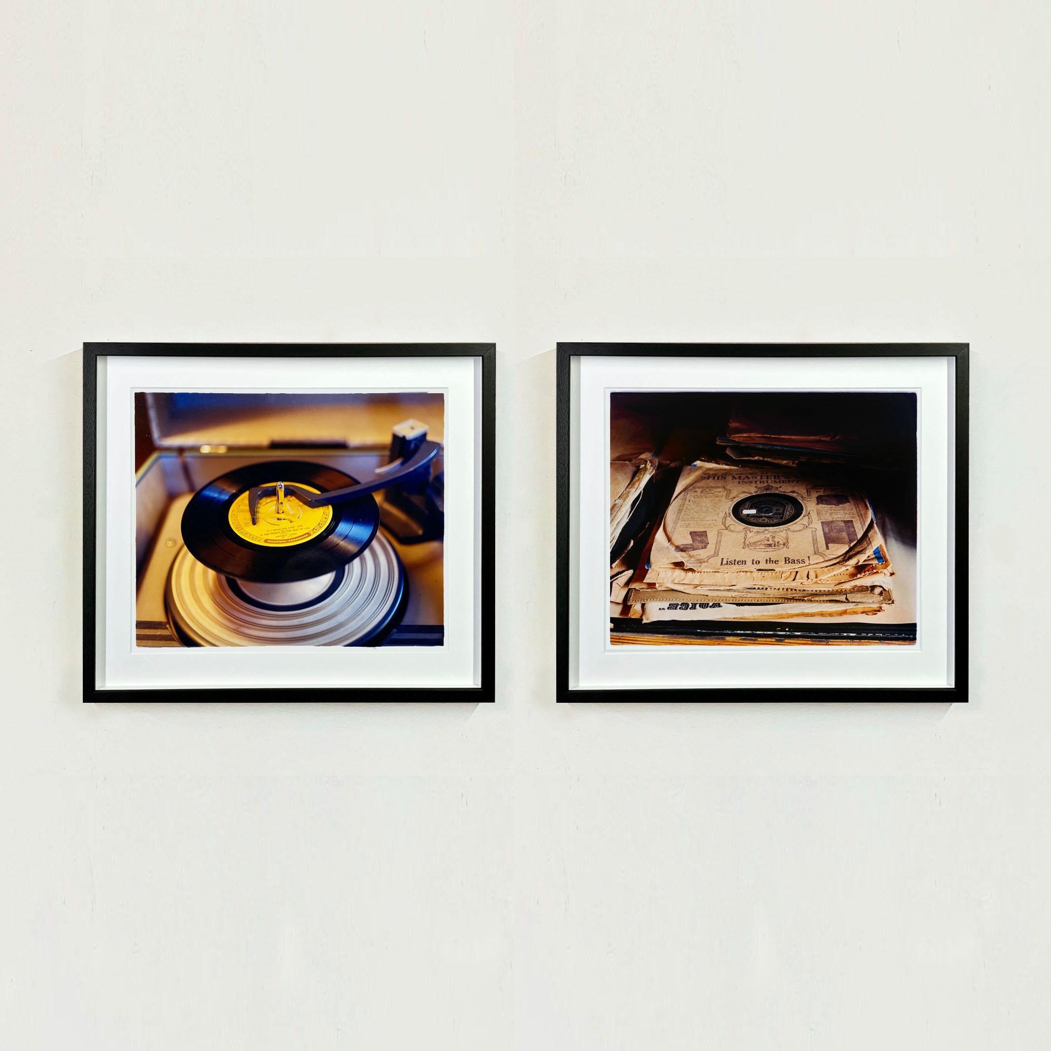 Escucha el Bajo, Stockton-on-Tees - Música, Fotografía en color en venta 2