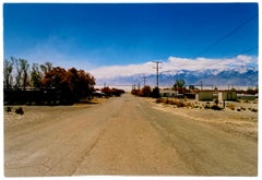 Malone Street, Keeler, Kalifornien – Farbfotografie der amerikanischen Landschaft