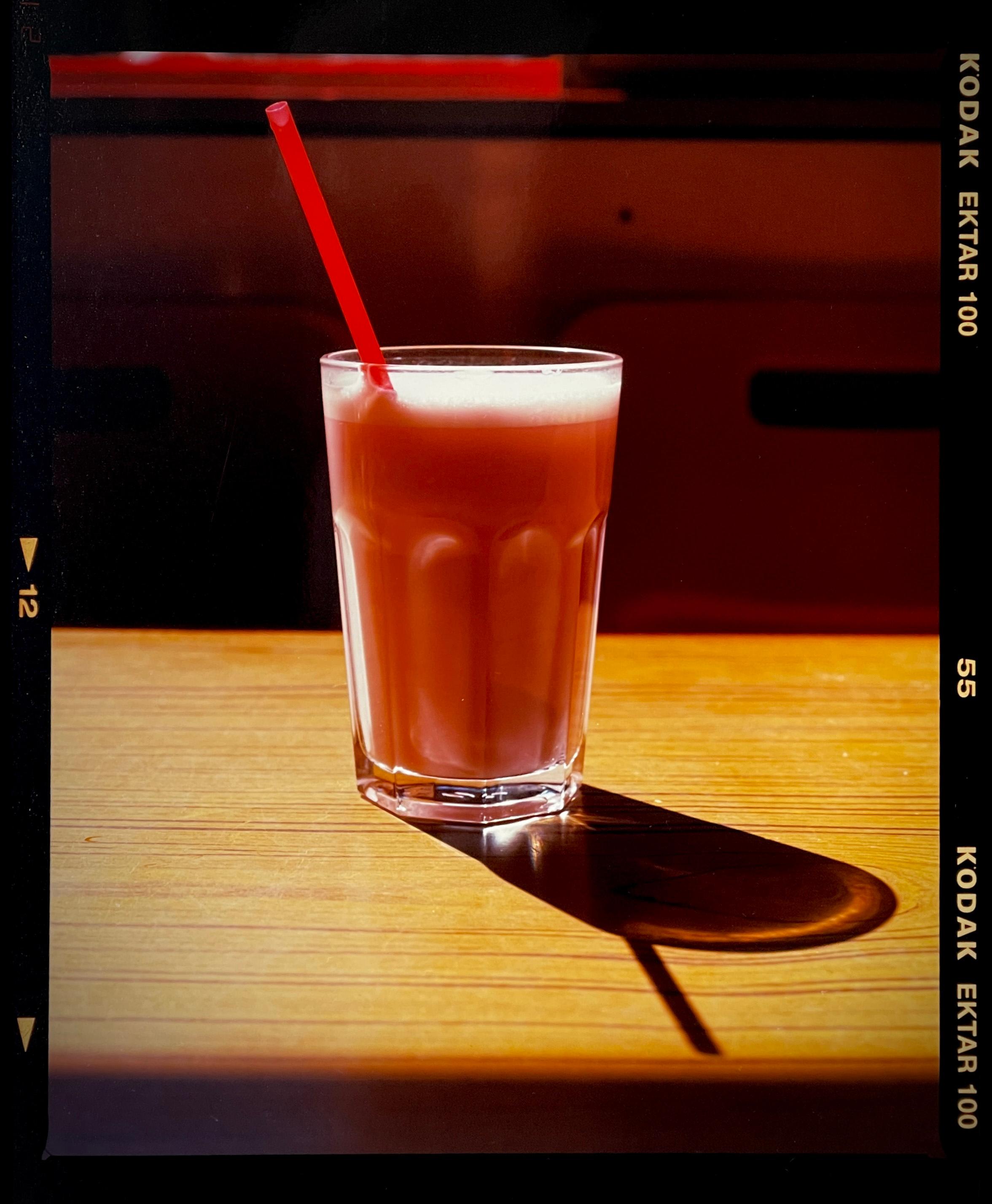 Color Photograph di Richard Heeps - Milkshake, Clacton-on-Sea - Fotografia d'epoca di natura morta a colori