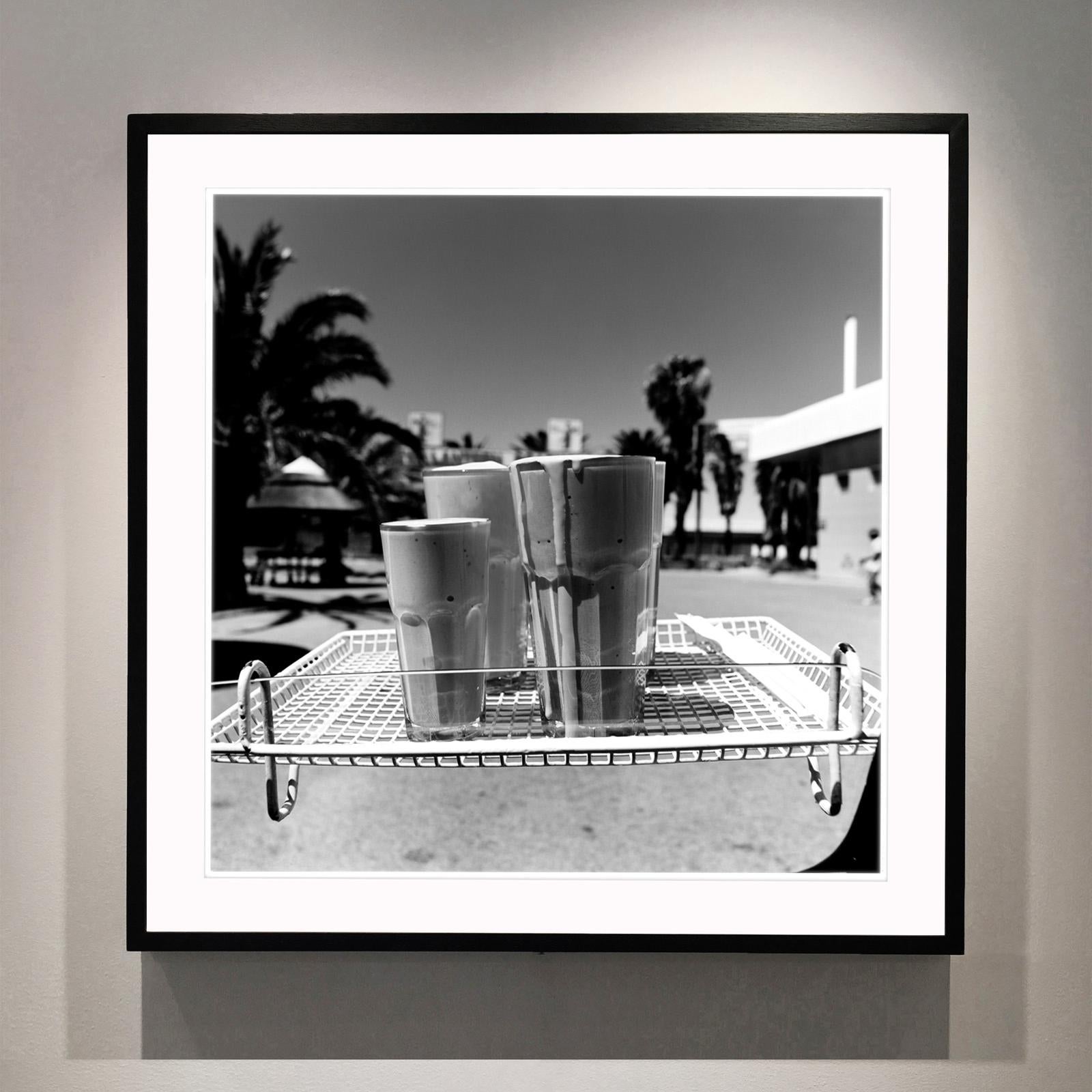 Milkshakes, Parys, Free State - Photographie carrée en noir et blanc - Gris Still-Life Photograph par Richard Heeps