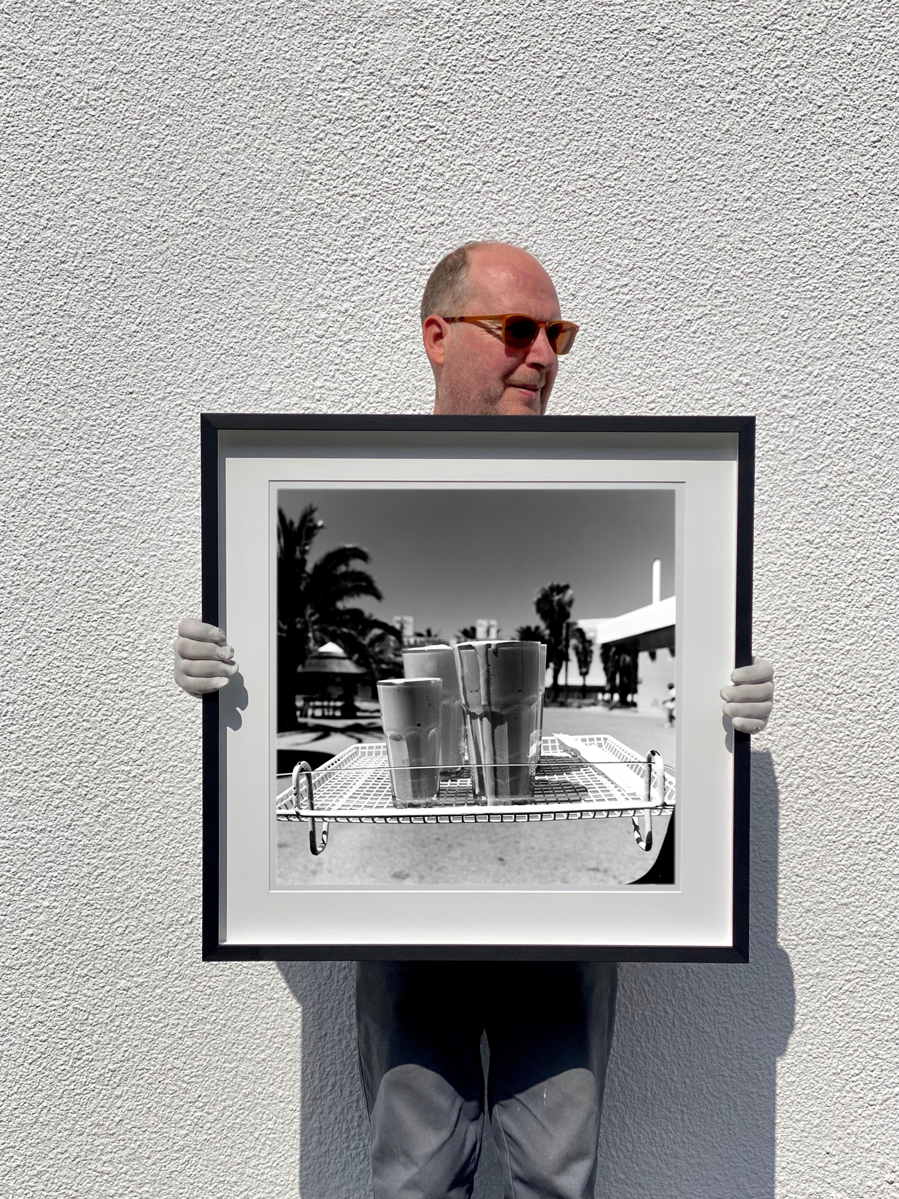 Milchkännchen, Parys, Free State - Schwarzweiße quadratische Fotografie (Grau), Still-Life Photograph, von Richard Heeps