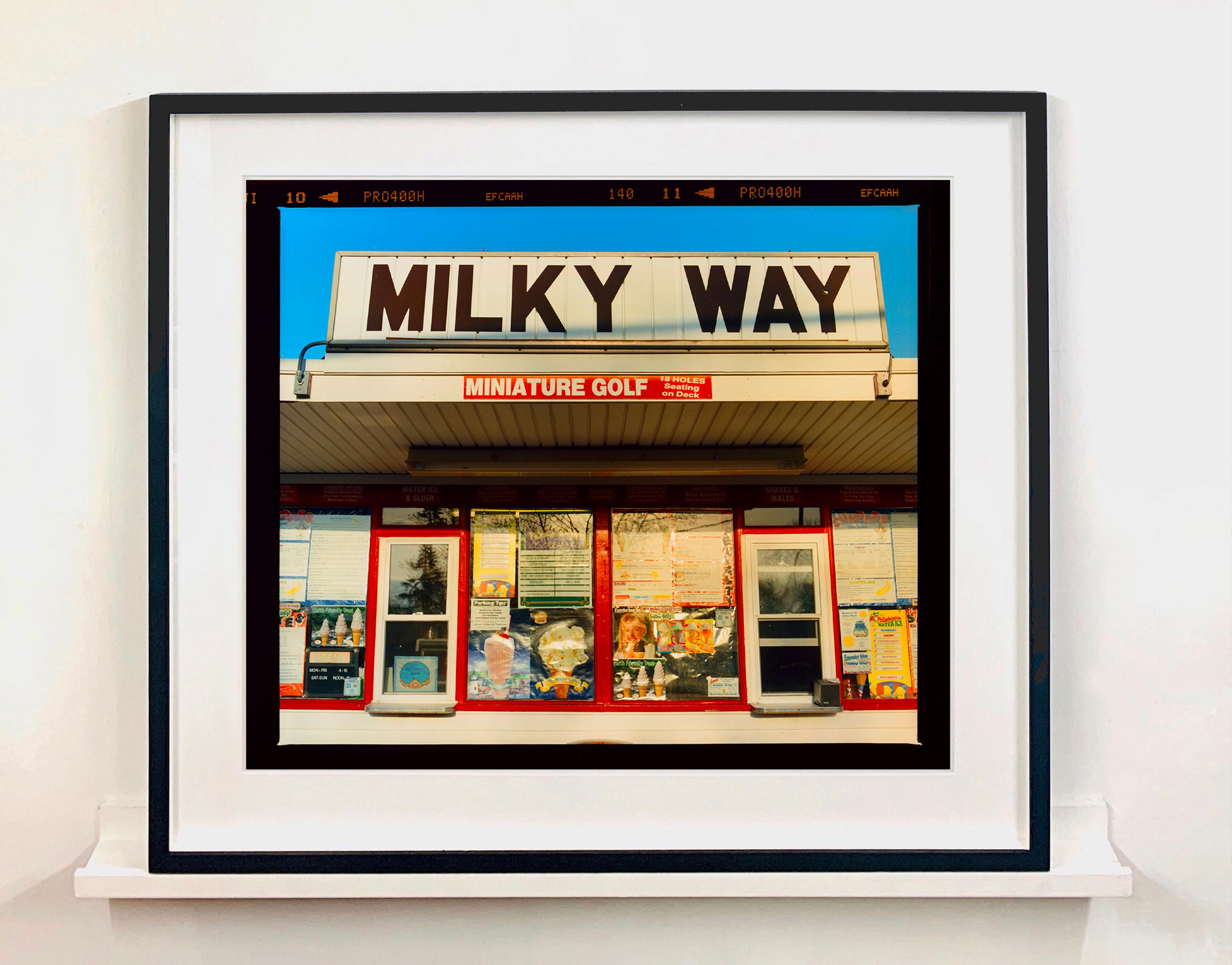 Milky Way New Jersey – amerikanische Farbfotografie an der Küste (Zeitgenössisch), Photograph, von Richard Heeps