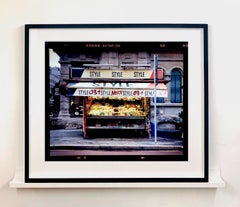 Edicola - Bronzetti, Milano - Fotografia di strada italiana a colori