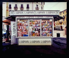 Présentoir de la presse - Porta Genova, Milan - Photographie couleur de rue italienne