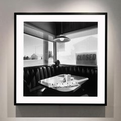 Nicely's Caf, Mono Lake, Kalifornien – Quadratische Fotografie in Schwarz-Weiß