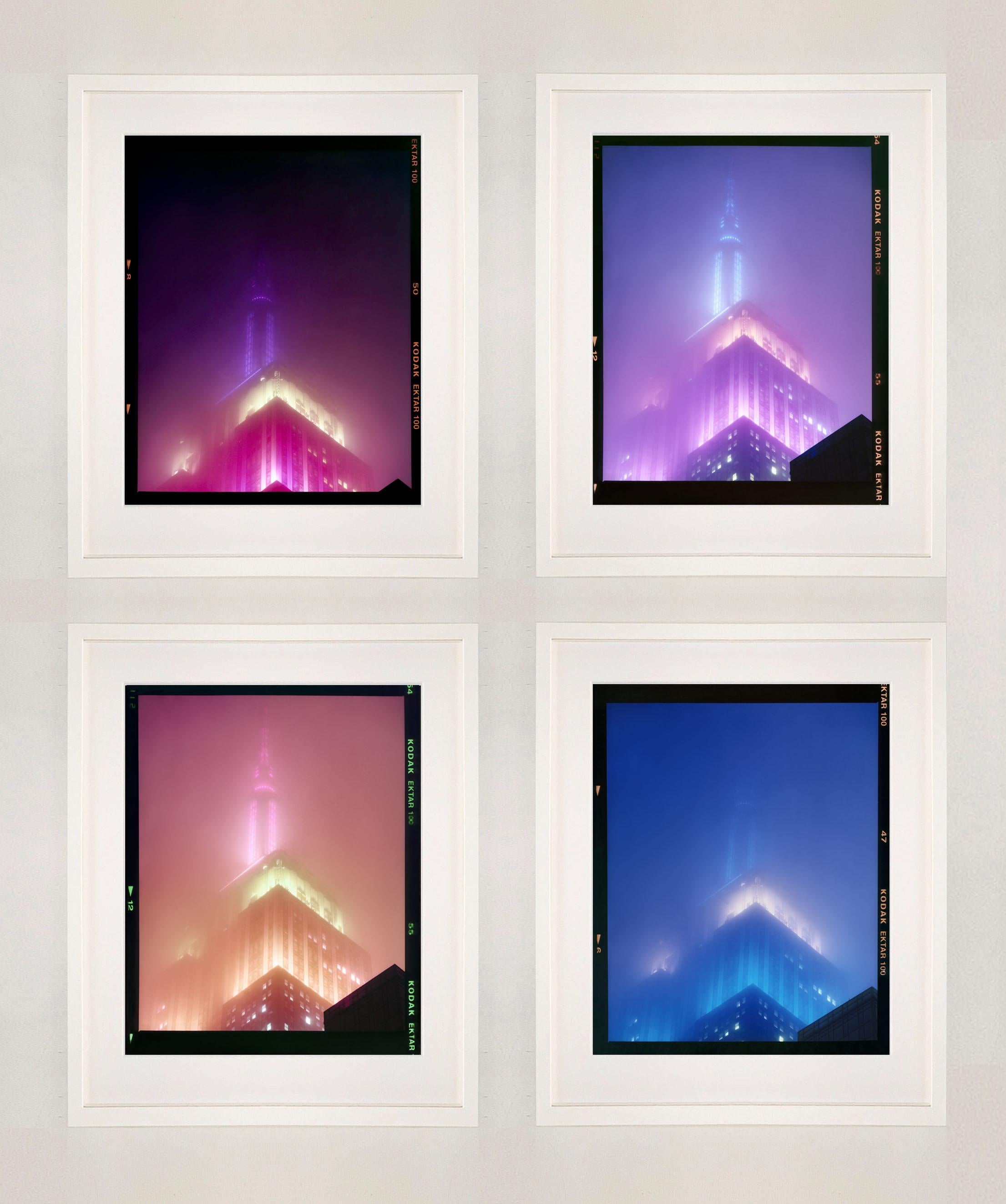 NOMAD III (Film Rebate), Nueva York - Fotografía arquitectónica conceptual en color en venta 3