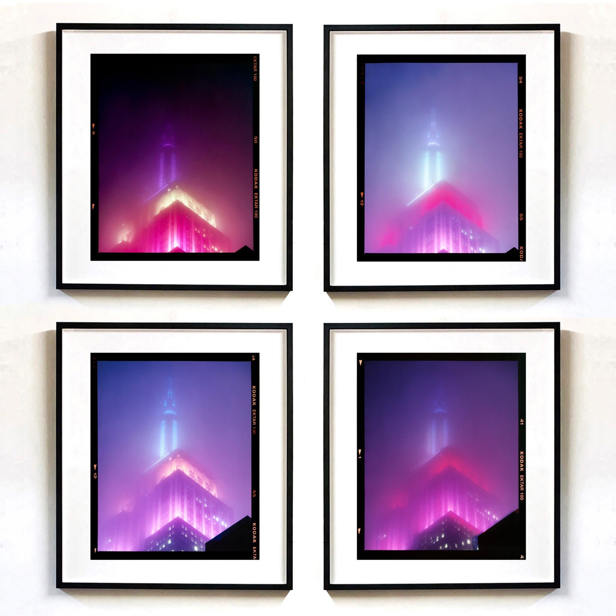 NOMAD, New York - Quattro fotografie Pop Art viola incorniciate - Print di Richard Heeps