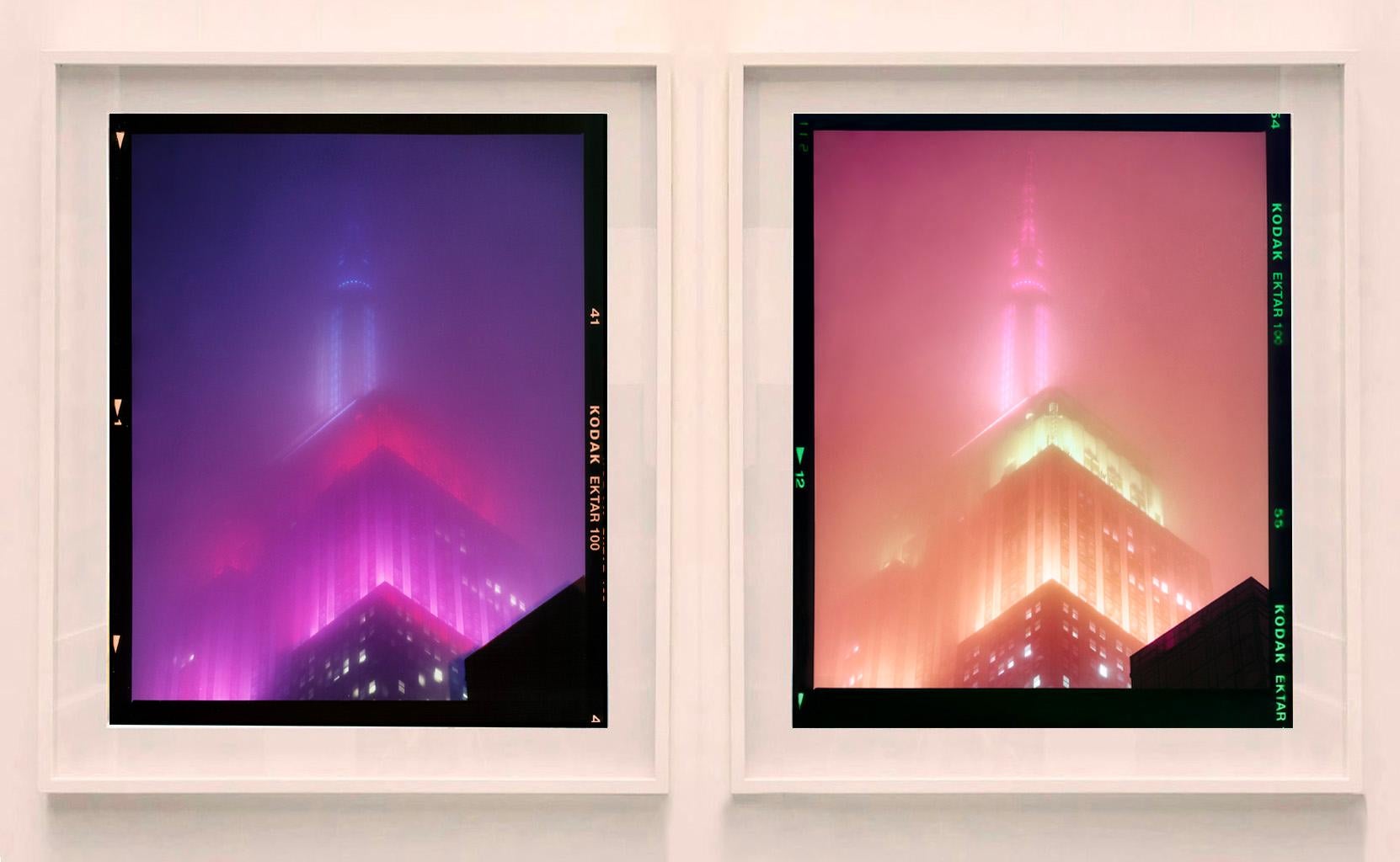 NOMAD V (Film Rebate), Nueva York - Fotografía arquitectónica conceptual en color - Color Photograph Púrpura de Richard Heeps