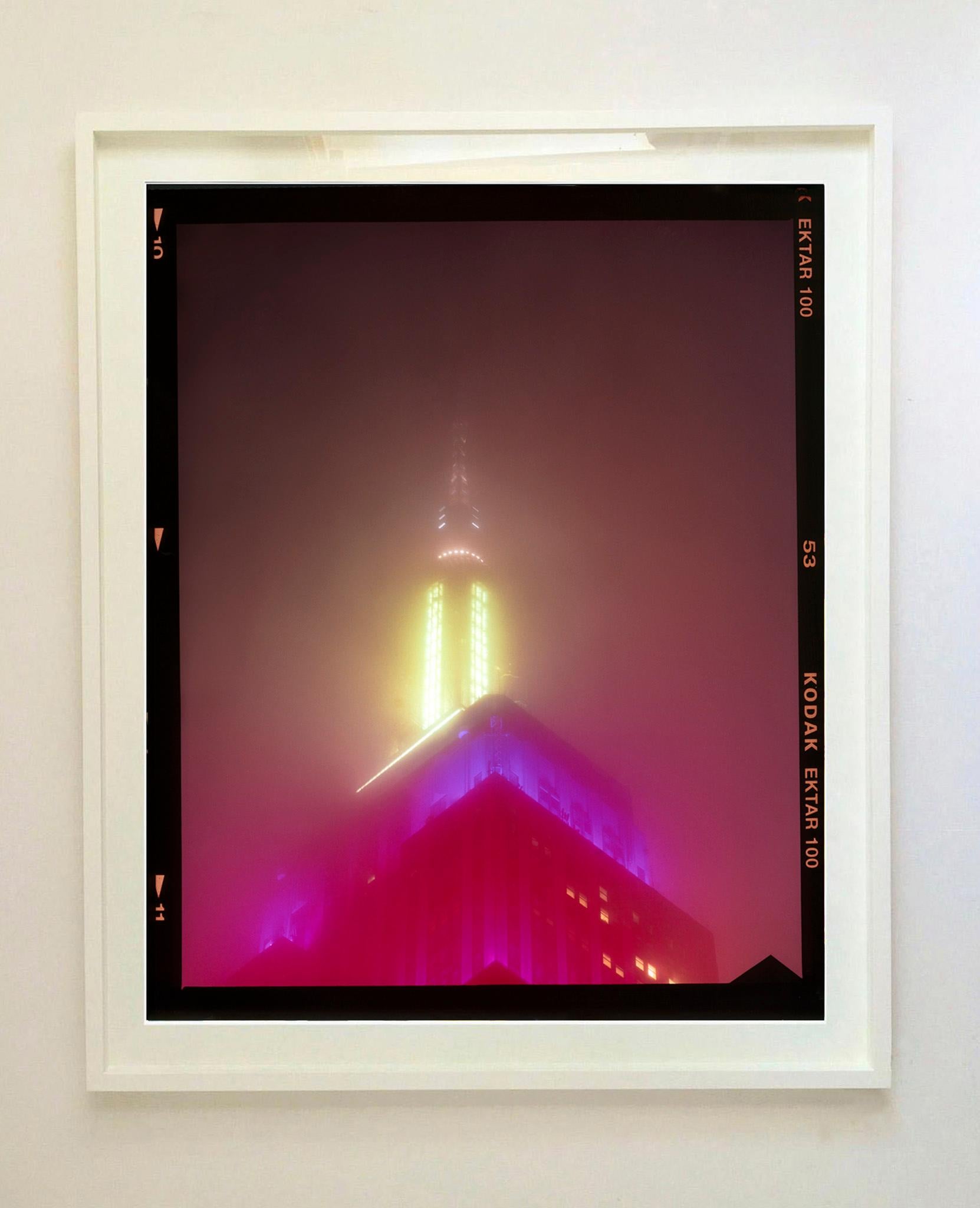 NOMAD VII (Film Rebate), Nueva York - Fotografía arquitectónica conceptual en color - Print Marrón de Richard Heeps