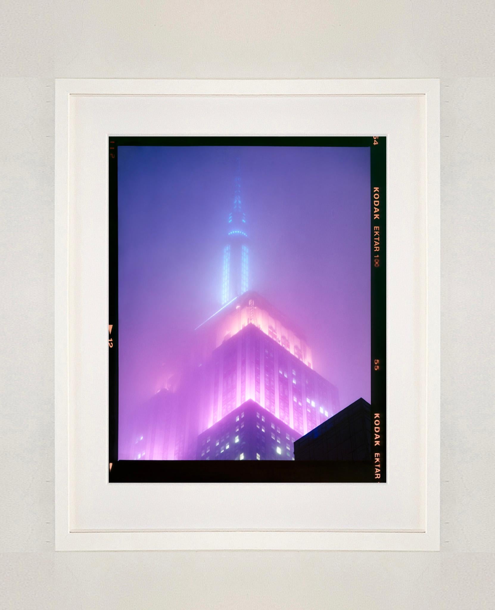 NOMAD VIII (Filmrebate), New York  Konzeptuelle architektonische Farbfotografie (Zeitgenössisch), Photograph, von Richard Heeps