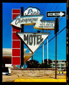 Motel Pink Champagne, Wildwood, New Jersey - photographie couleur d'un panneau d'enseigne Doo Wop