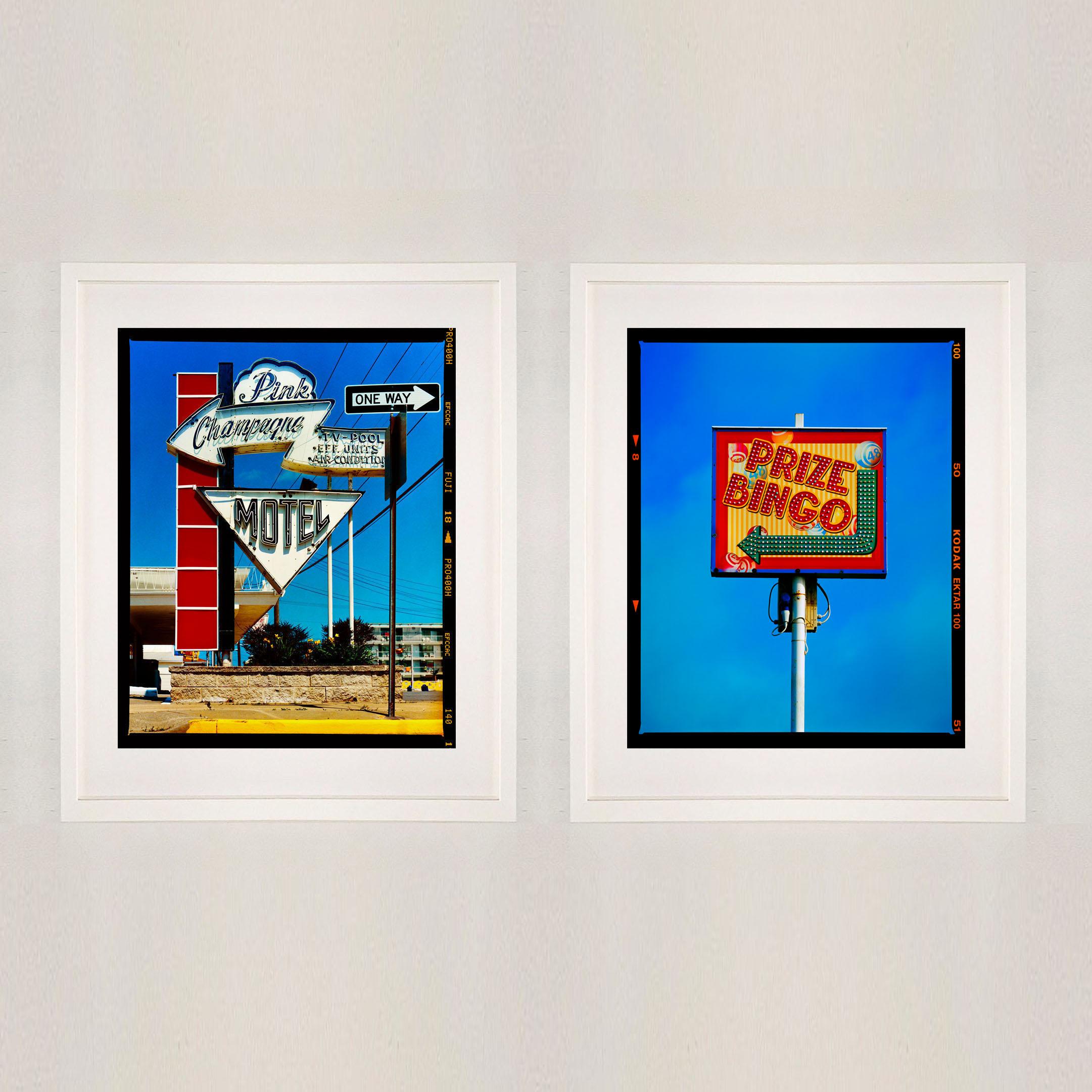 Prize Bingo, Norfolk - Photographie typographique couleur britannique en vente 2