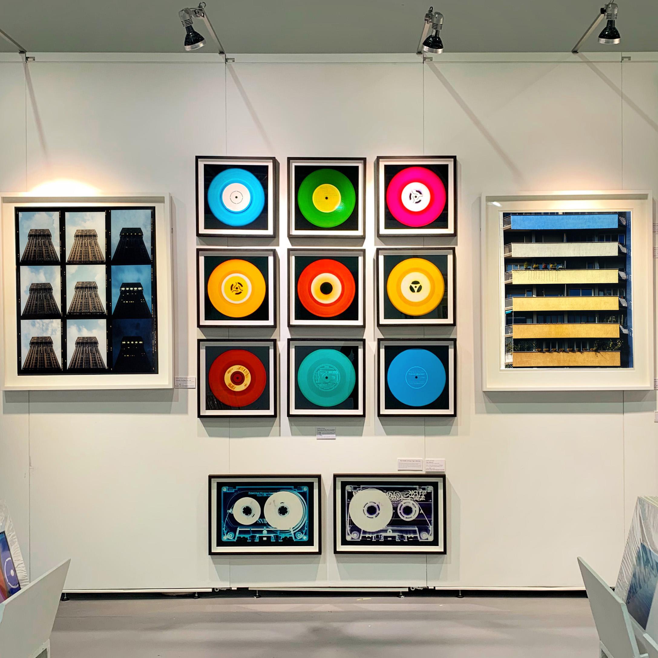 Rainbow Apartments, Milan - Photographie architecturale conceptuelle en couleur en vente 2