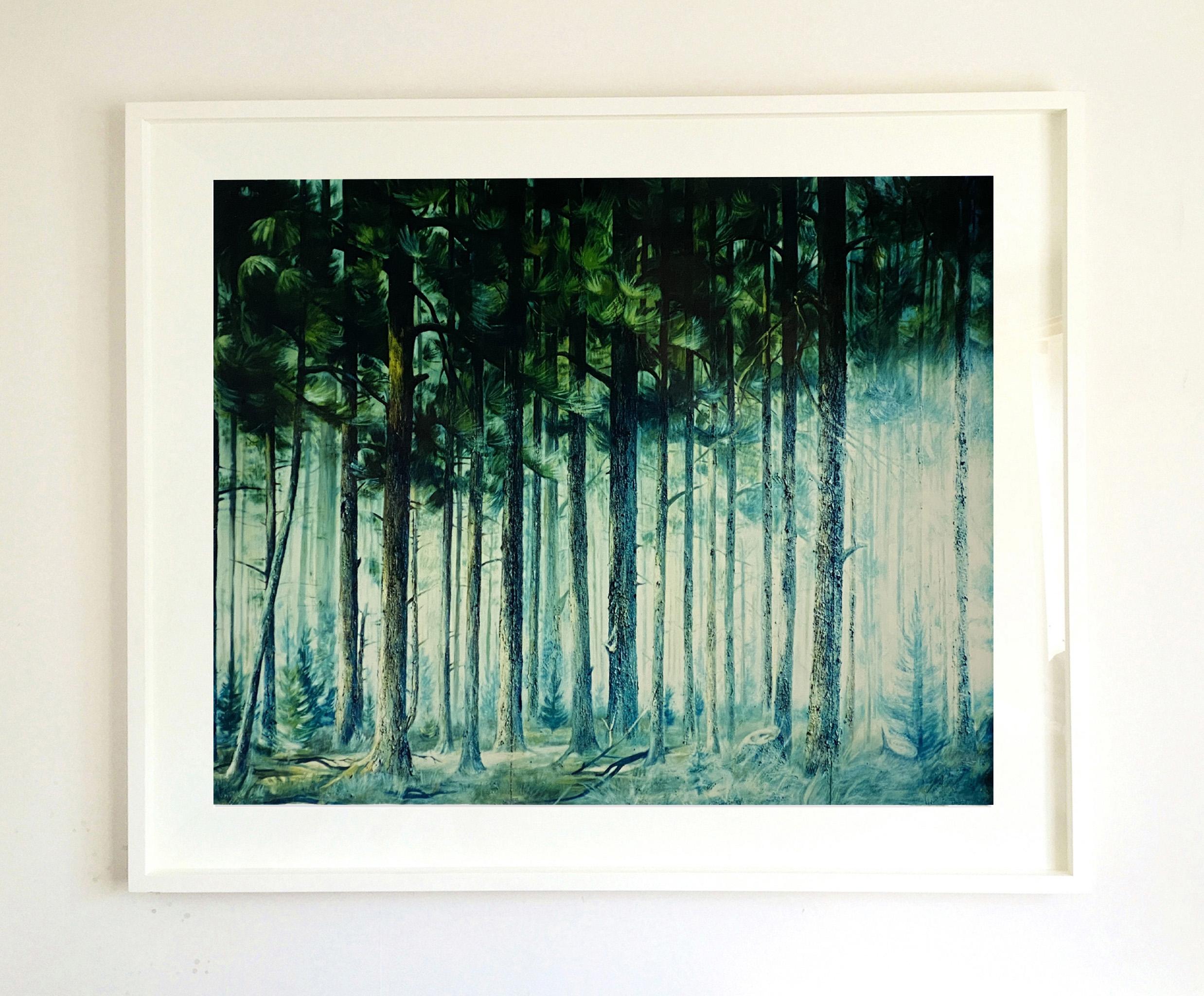 Ray of Light, Ho Chi Minh City - Photographie couleur - Noir Interior Print par Richard Heeps