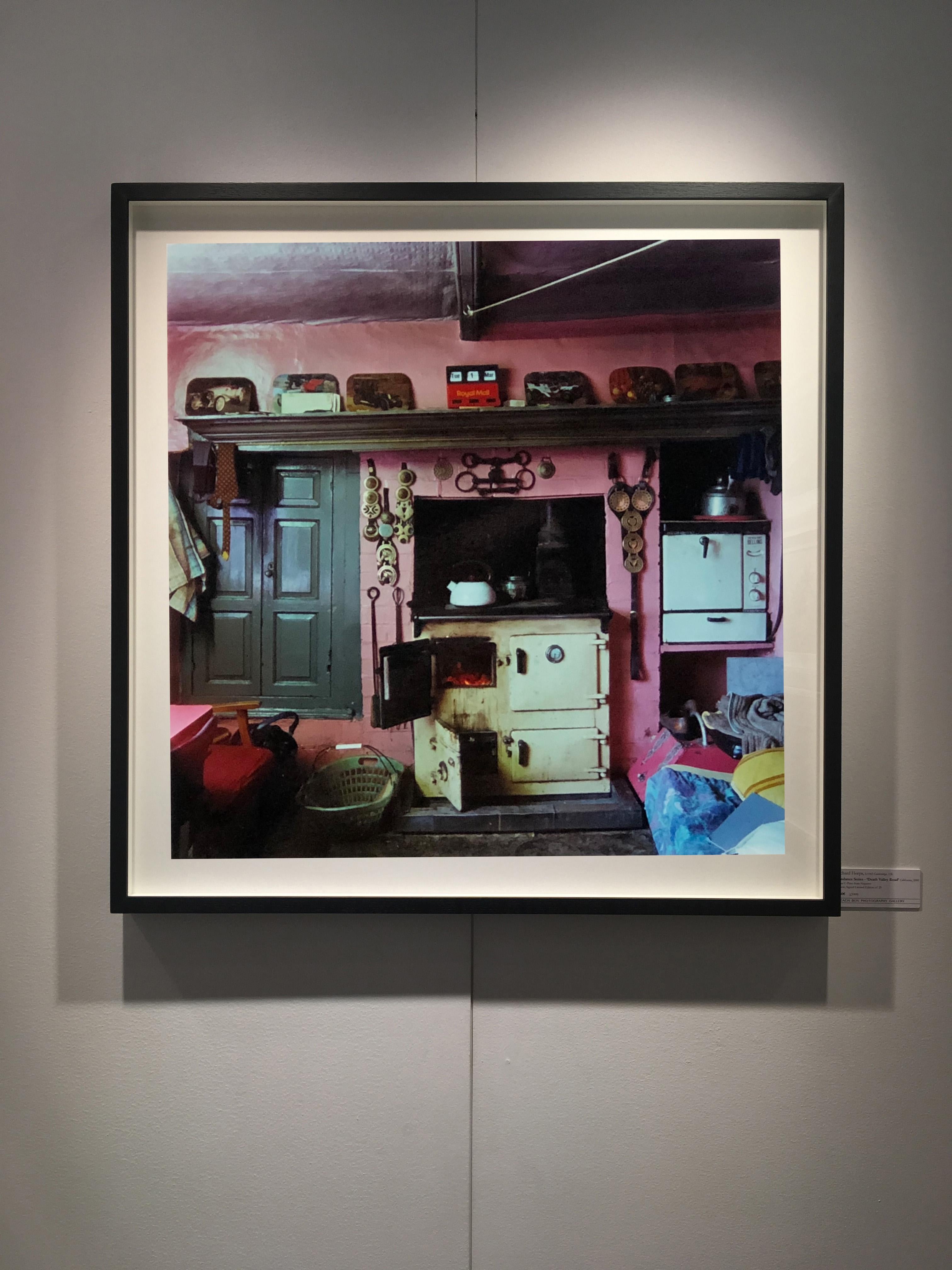Rayburn, Manea – Vintage-Farbfotografie für britische Inneneinrichtungen – Photograph von Richard Heeps