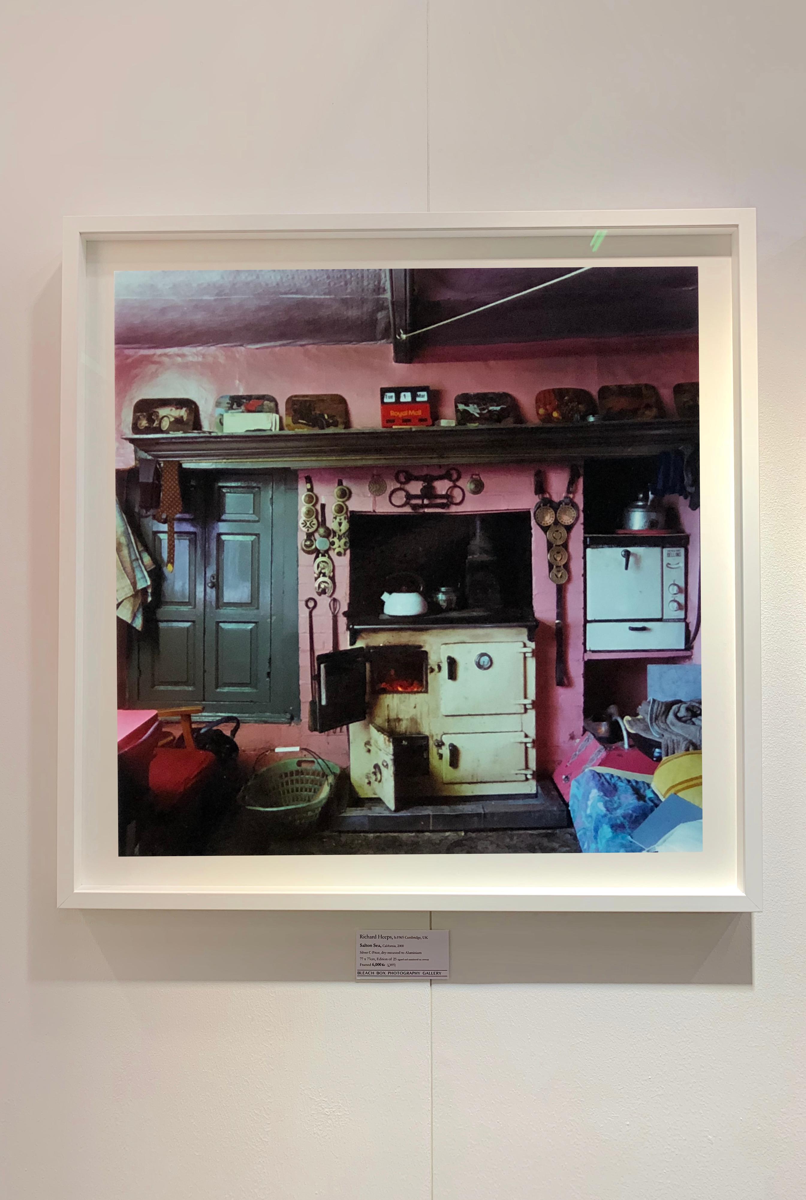 Rayburn, Manea – Vintage-Farbfotografie für britische Inneneinrichtungen (Zeitgenössisch), Photograph, von Richard Heeps