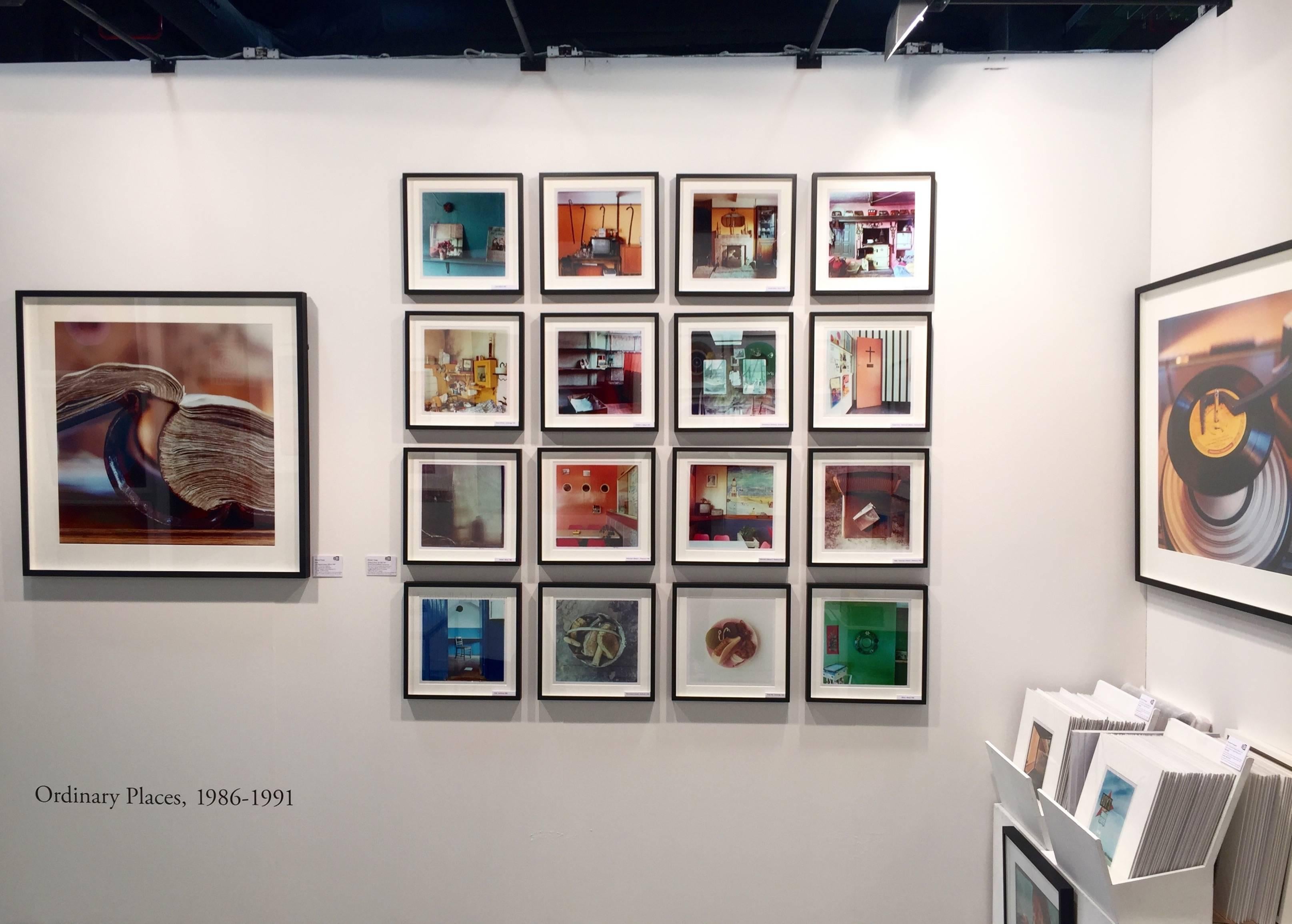 Fa parte della serie Ordinary Places di Richard Heeps, che cattura la Gran Bretagna sull'orlo del cambiamento. È stata la prima serie a colori di A. Richard e ha ottenuto un grande successo con una mostra alla Photographers Gallery nel 1989 che ha