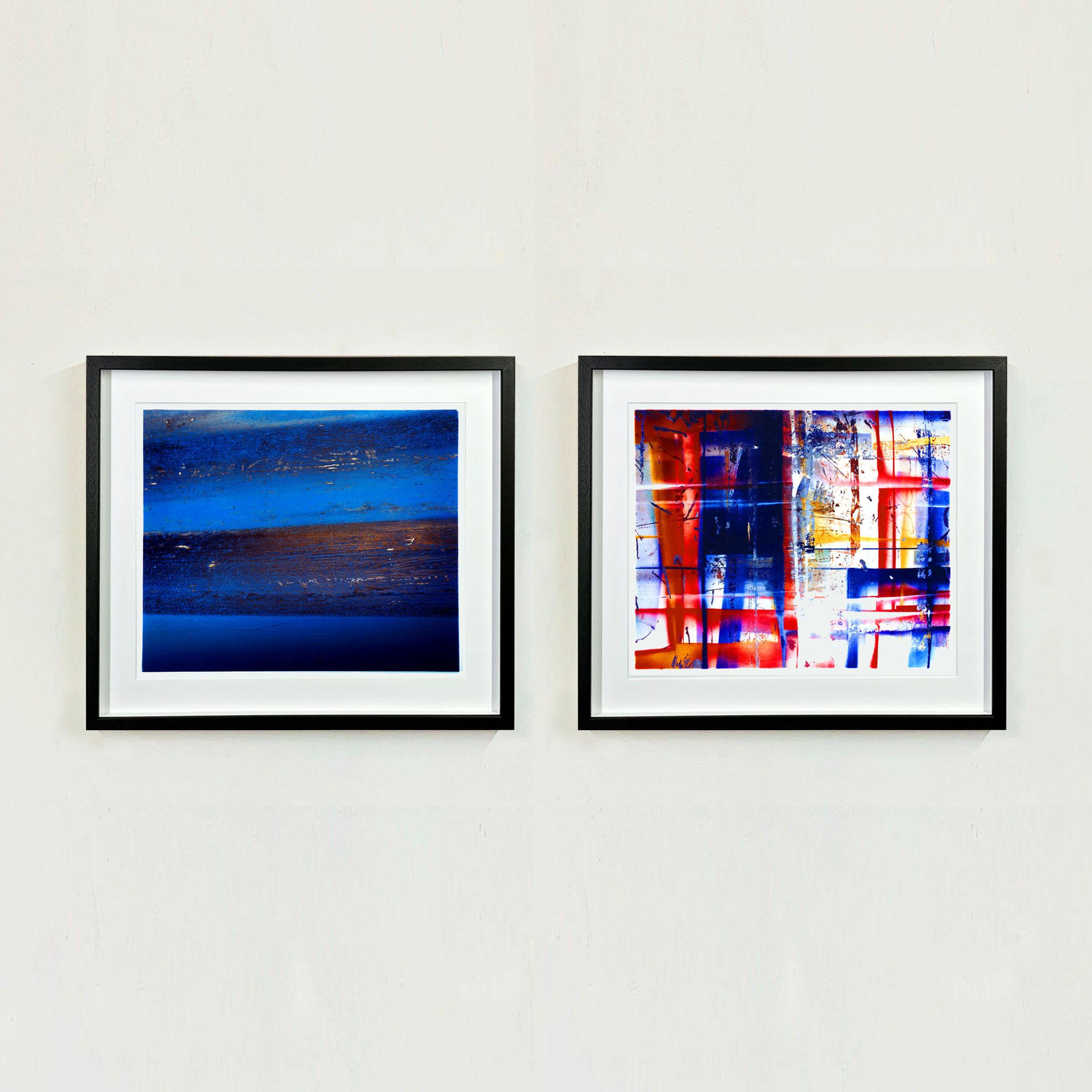 Muro de contención II, Rockingham - Fotografía abstracta en color azul en venta 3