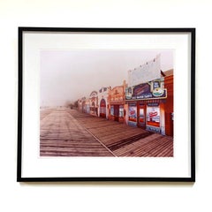 Caramelos de agua salada en la niebla, Atlantic City - American Color Photography