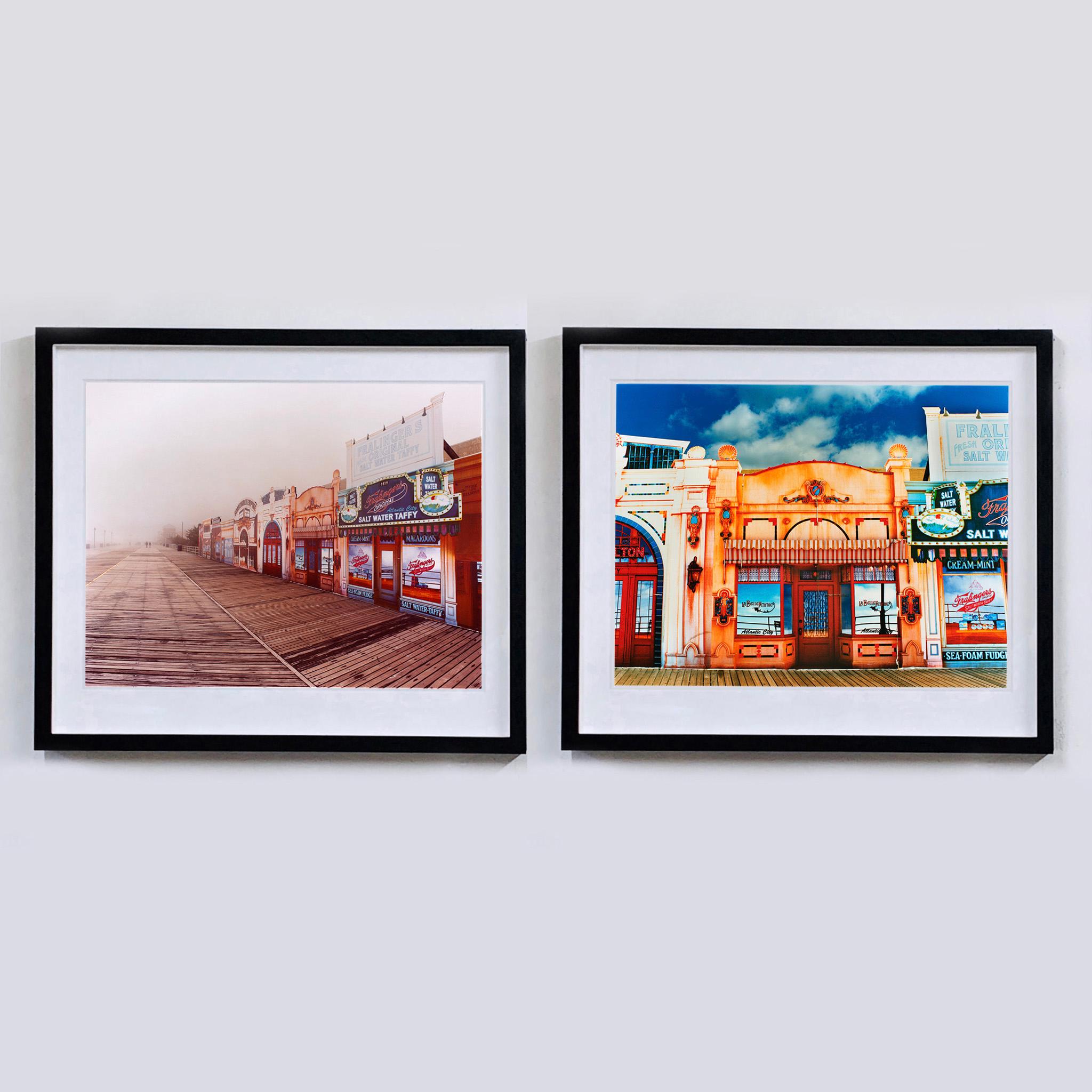 Aquarelle Saltwater Taffy in the Mist, Atlantic City, New Jersey - Photo couleur américaine en vente 3