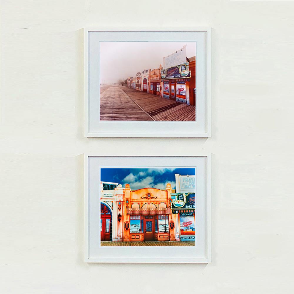 Aquarelle Saltwater Taffy in the Mist, Atlantic City, New Jersey - Photo couleur américaine en vente 4