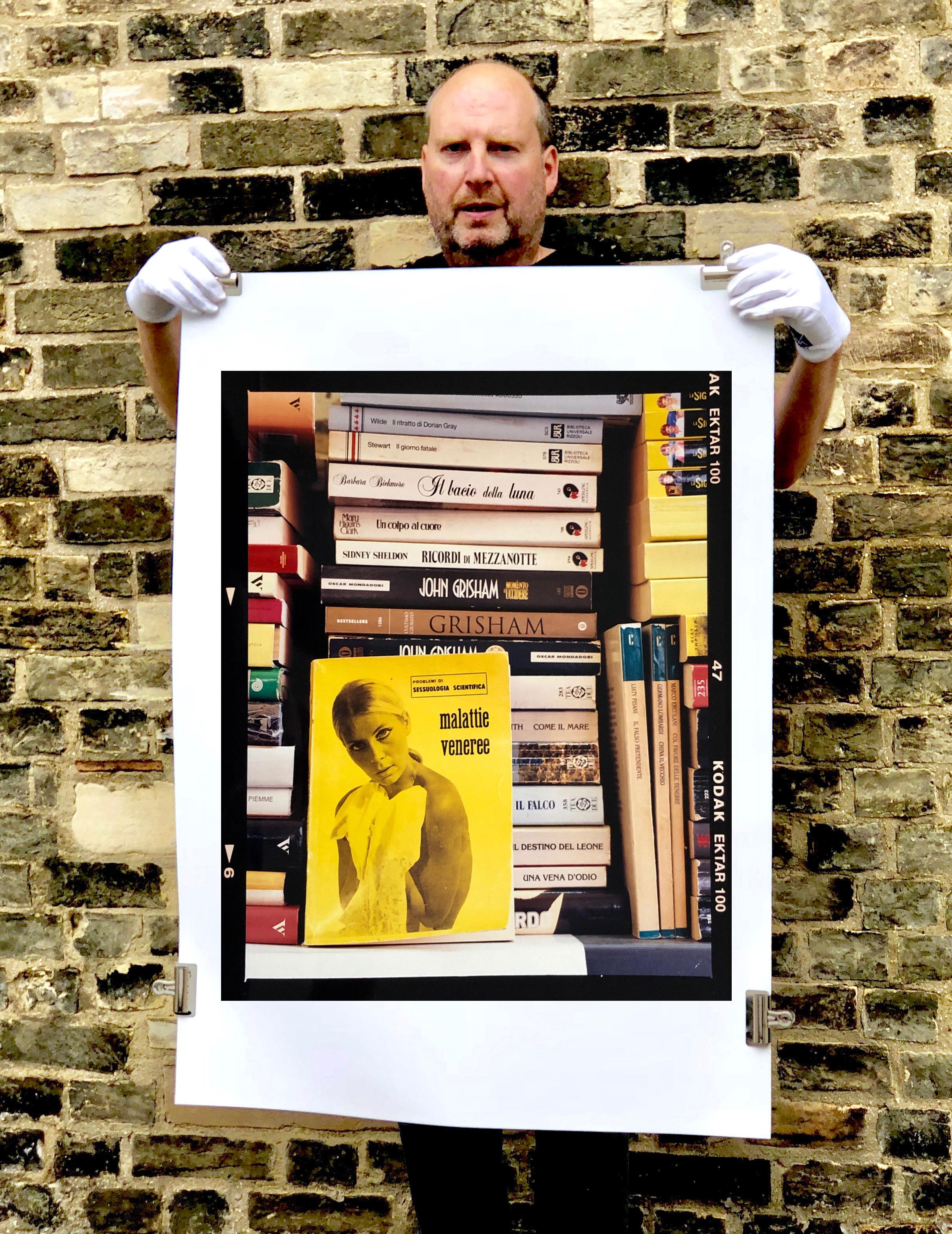 Sexologie scientifique, Milan - Livres italiens, photographies en couleur - Photograph de Richard Heeps