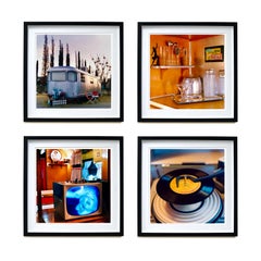 Conjunto de cuatro fotografías en color enmarcadas Estilo de vida Americana Interiores de mediados de siglo