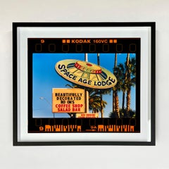Albergue de la Era Espacial, Gila Bend, Arizona - Fotografía del letrero Googie de mediados de siglo