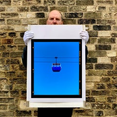 Funivia Summit (blu), Llandudno - Fotografia minimalista a colori blu