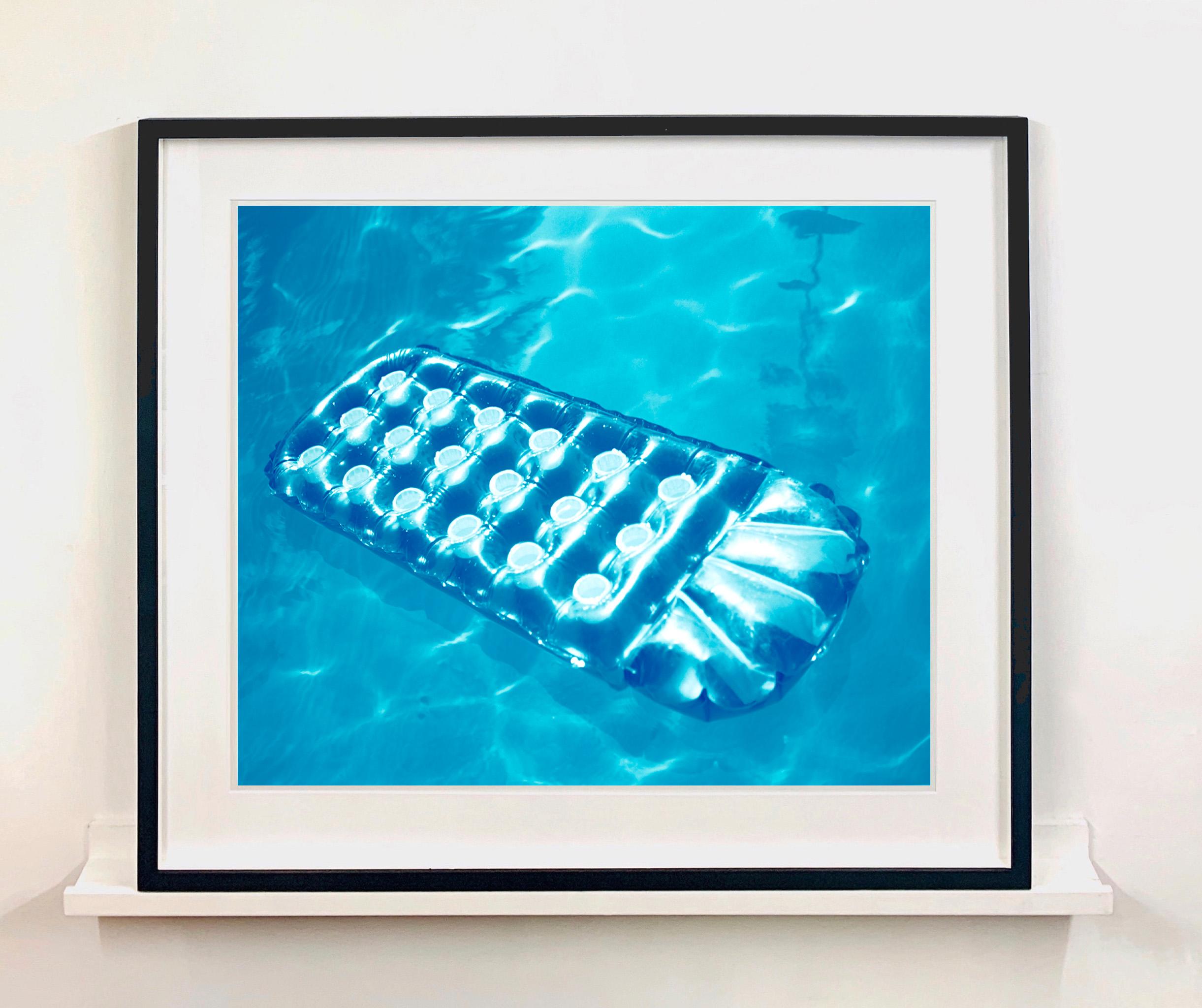 Sun Lounger - Ballantines Movie Colony, Palm Springs, California - Color Photo - Contemporary Print by Richard Heeps