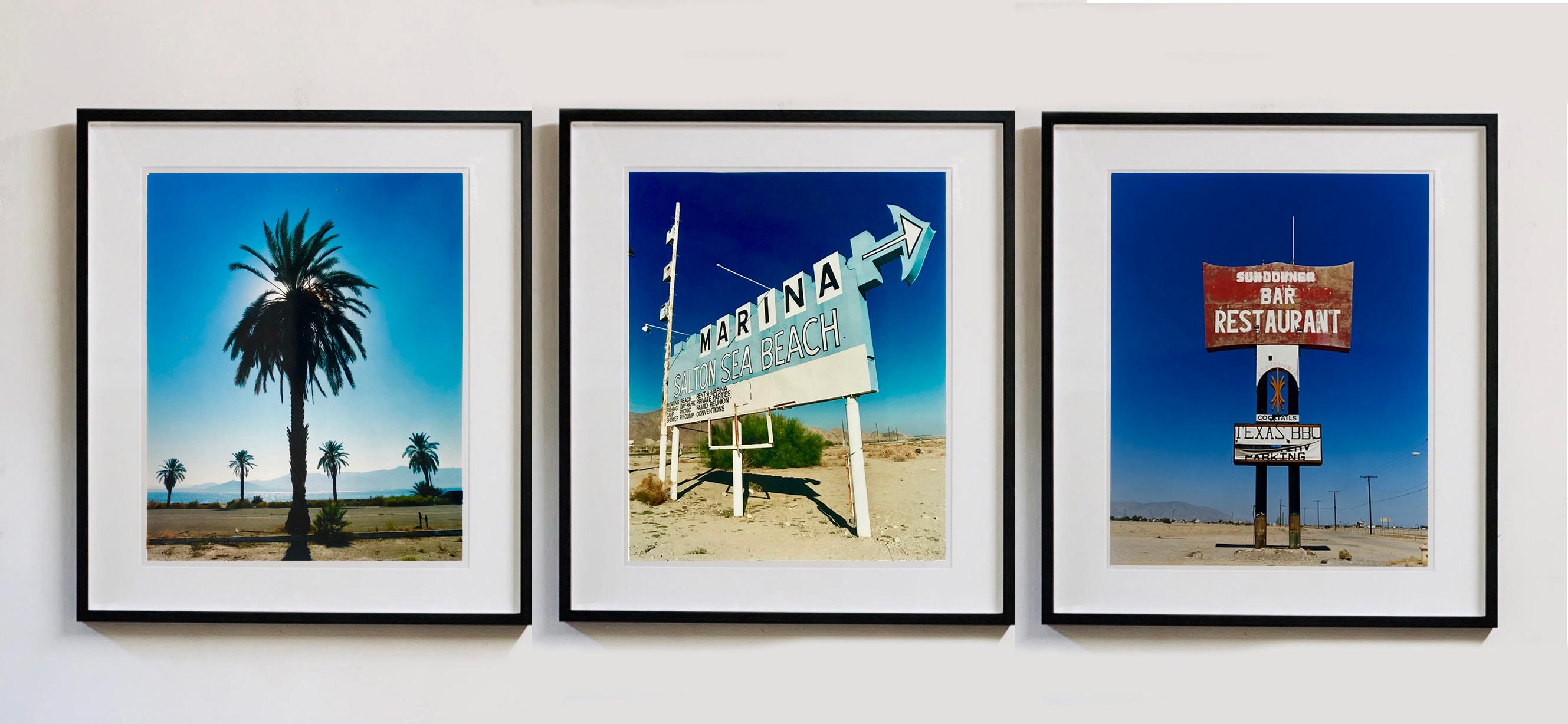 Sundowner II, Salton Sea, California - Foto a colori del cielo blu in America in vendita 1