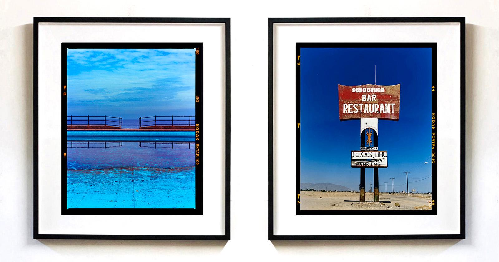 Sundowner II, Salton Sea, California - Foto a colori del cielo blu in America in vendita 3