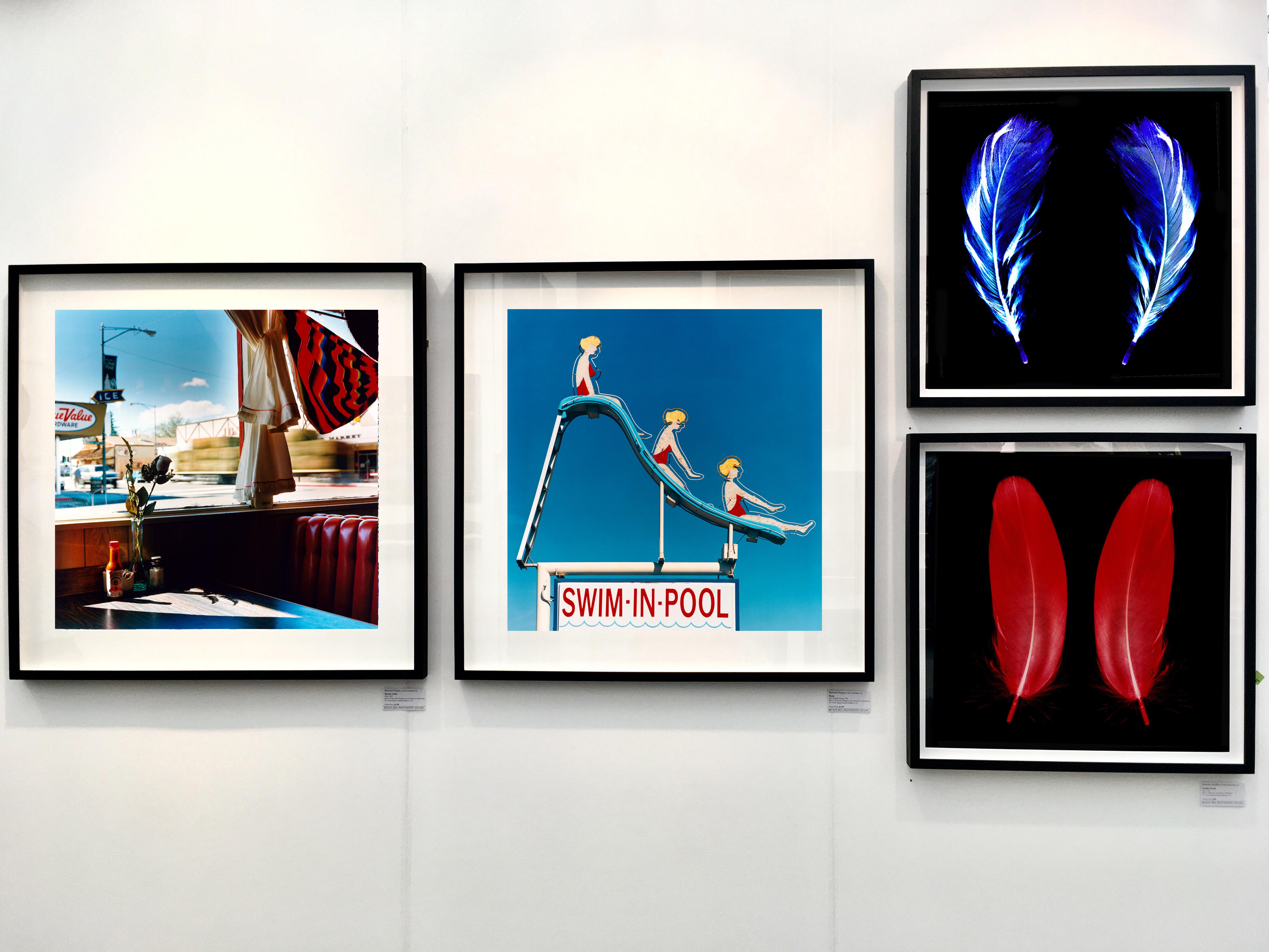 Swim-in-Pool, Las Vegas, Nevada - Photographie couleur Americana Pop Art en vente 2