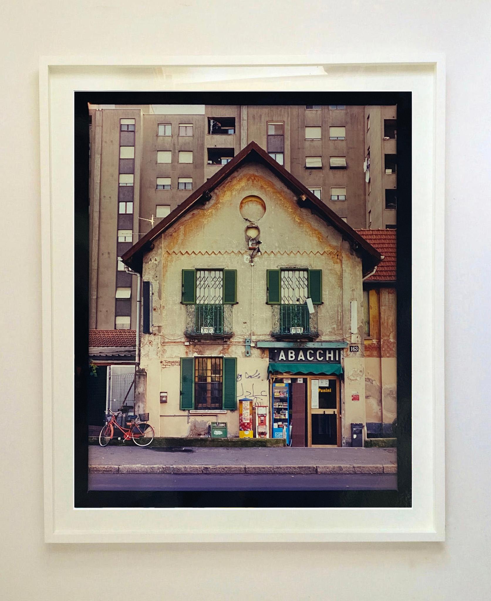 TABACCHI at Day, italienische Architekturfotografie aus Richard Heeps Serie A Short History of Milan.
Die Serie 