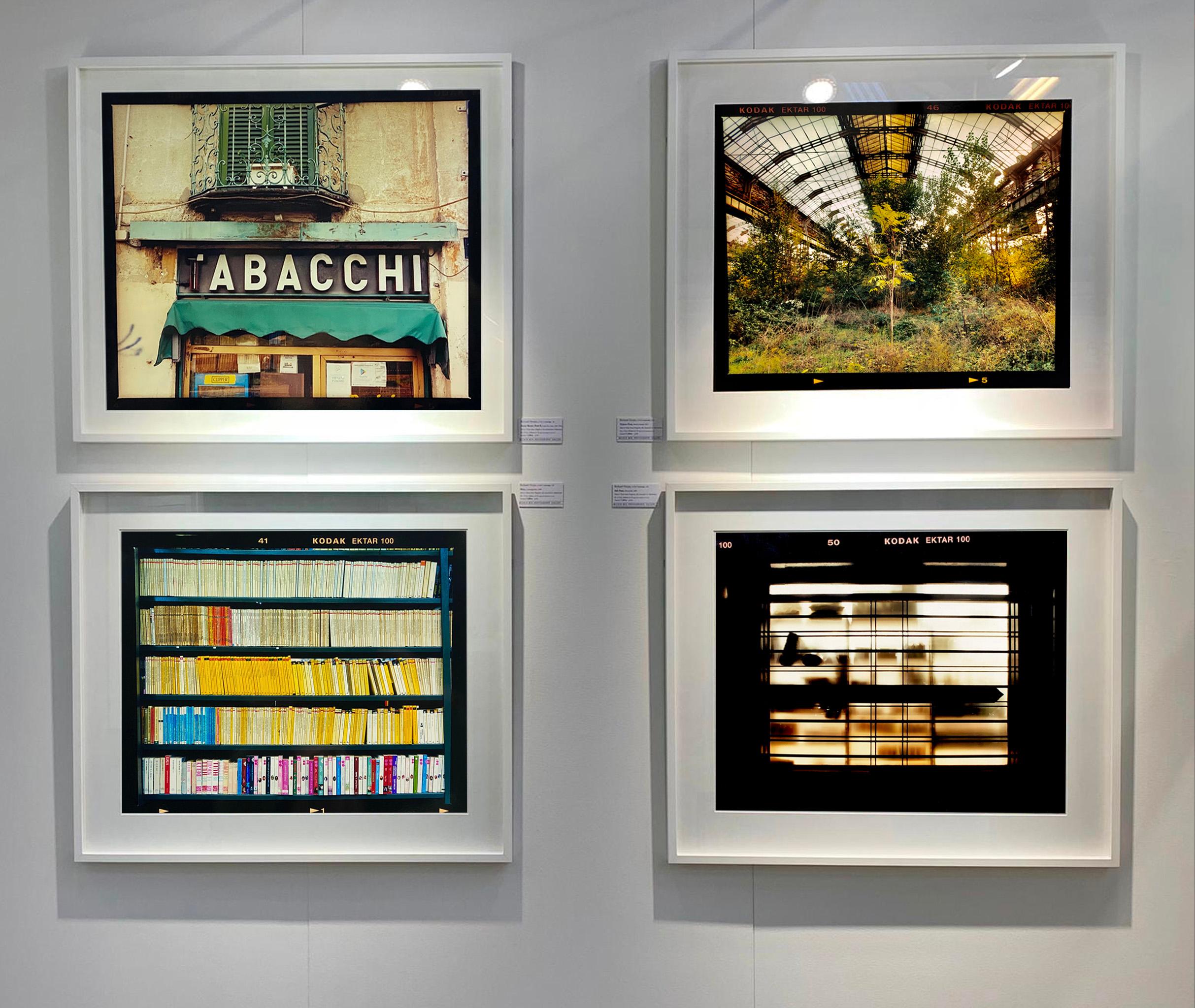 TABACCHI Sign, Mailand - Contemporary Typography Sign Pop Art Color Photography im Angebot 2