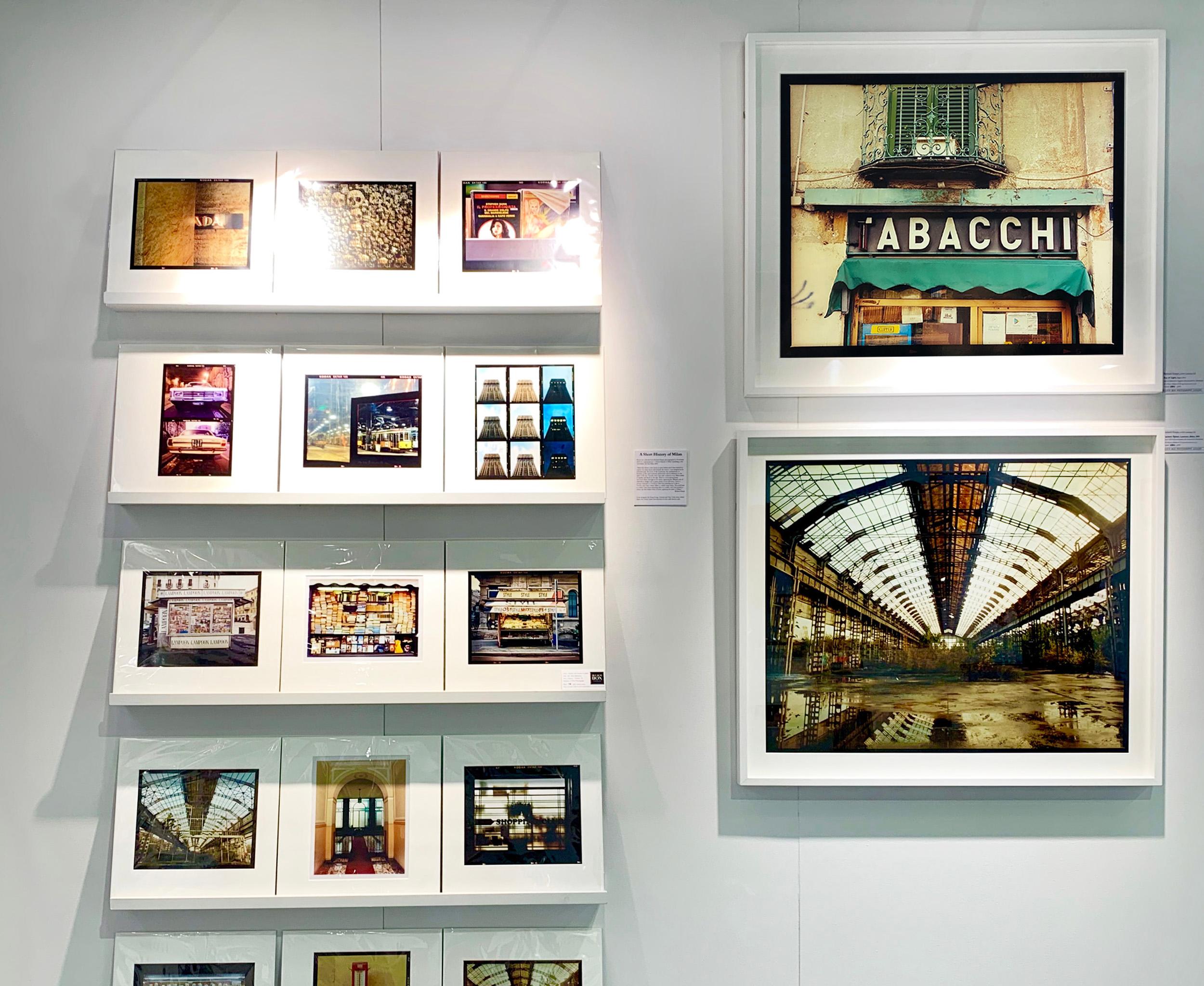 TABACCHI Sign, Mailand - Contemporary Typography Sign Pop Art Color Photography im Angebot 3