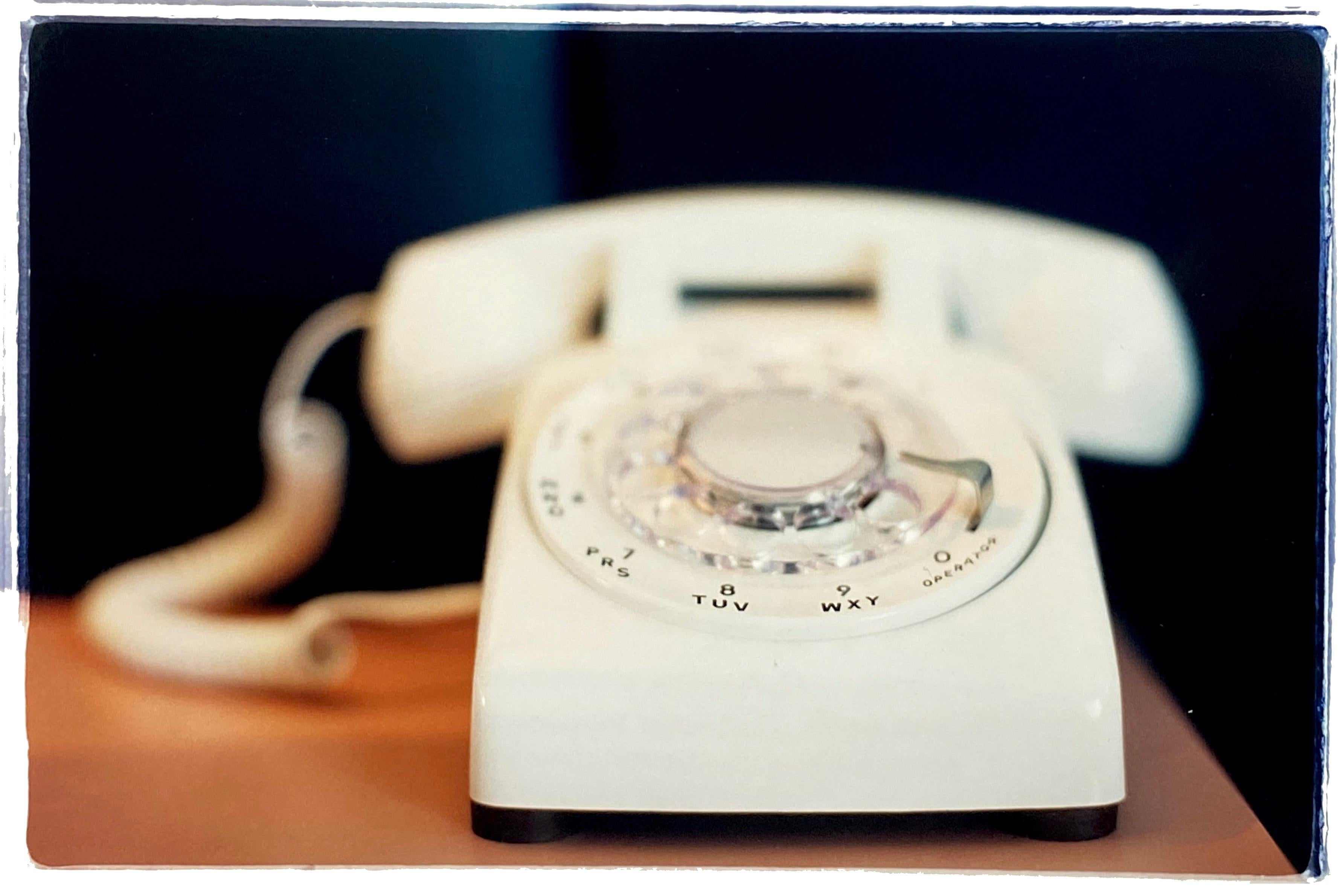 Print Richard Heeps - Telephone V, Ballantines Movie Colony, Palm Springs - Photographie couleur d'intérieur