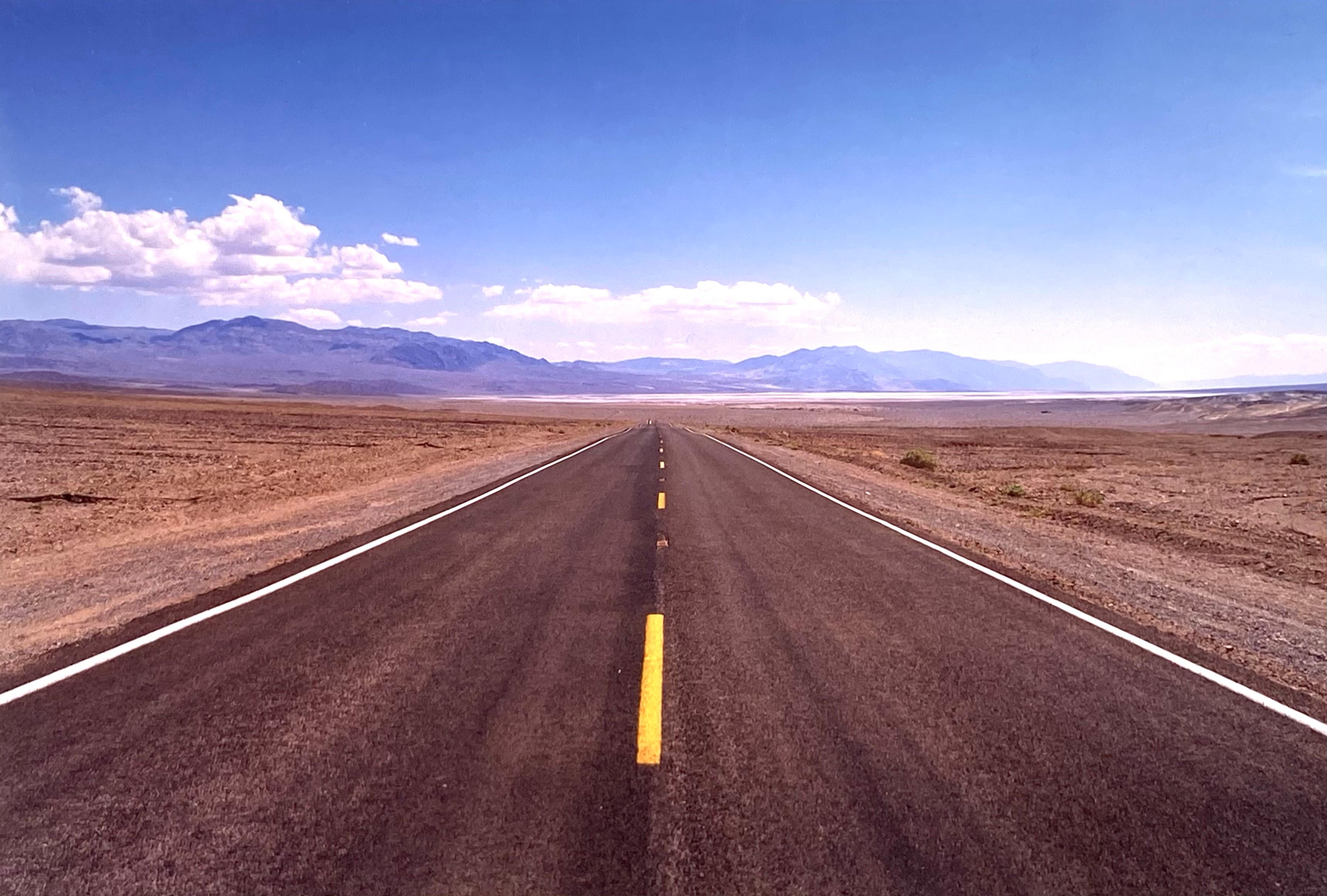 The Road to Death Valley, Mojave Desert, Kalifornien - Landschaftsfarbenes Foto
