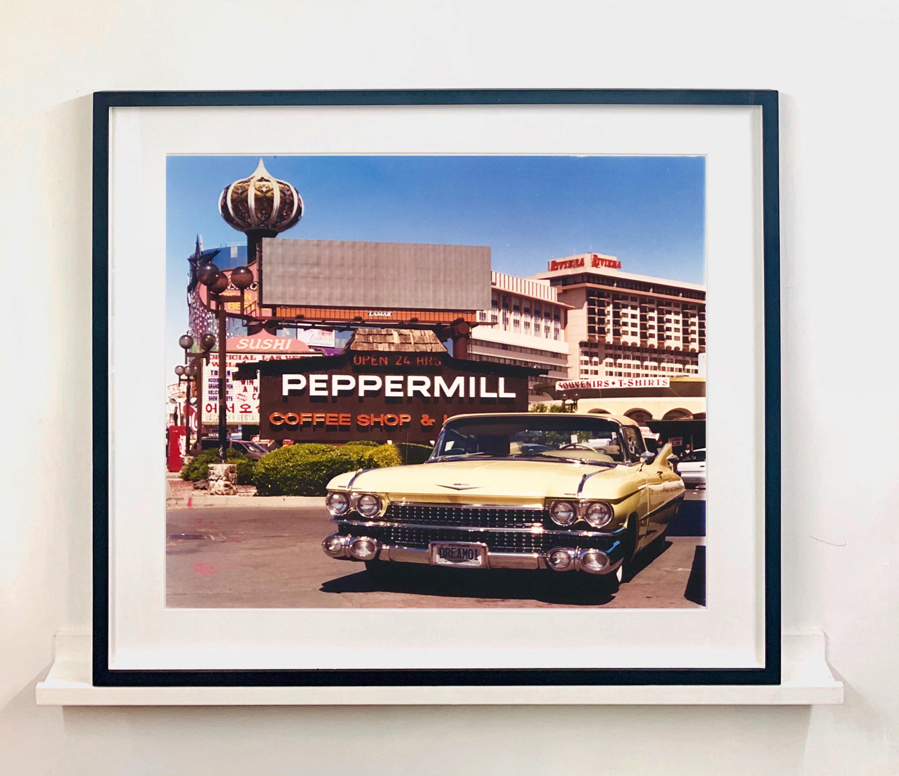 The Silver State - Las Vegas d'epoca, fotografia americana a colori - Photograph di Richard Heeps
