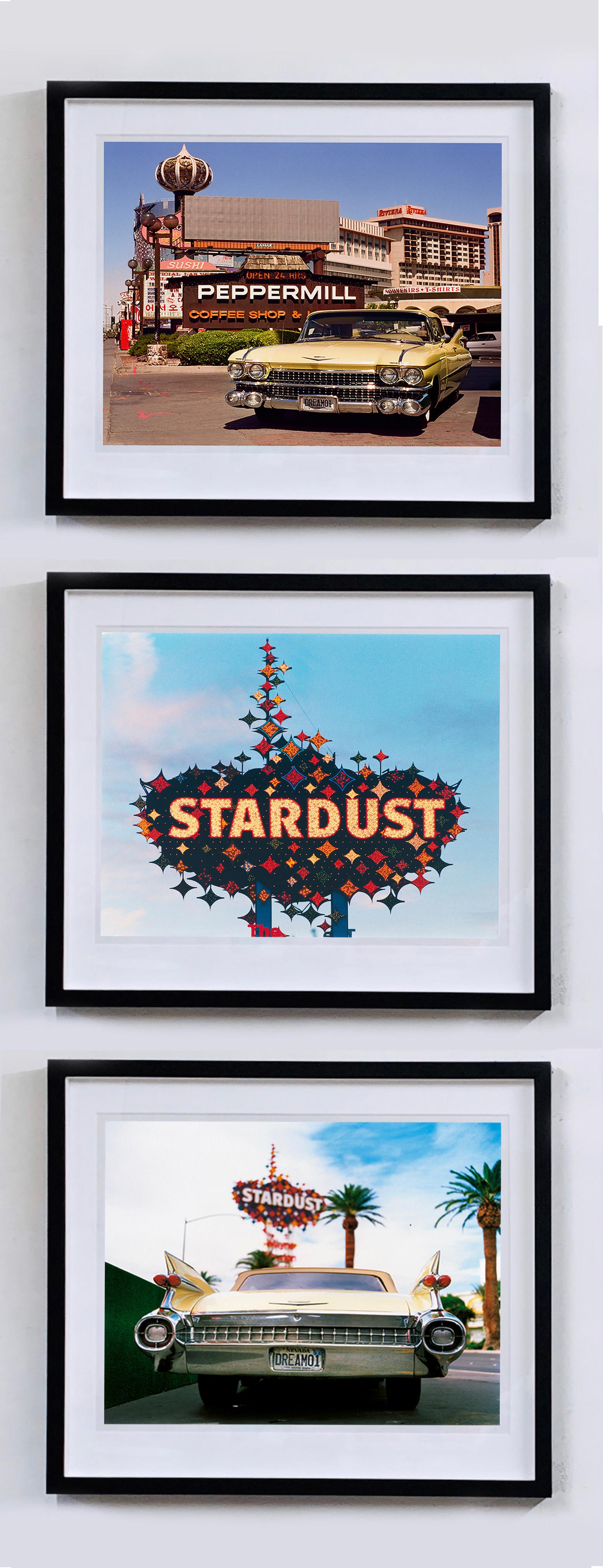 The Silver State – Vintage Las Vegas, amerikanische Farbfotografie (Silber), Print, von Richard Heeps