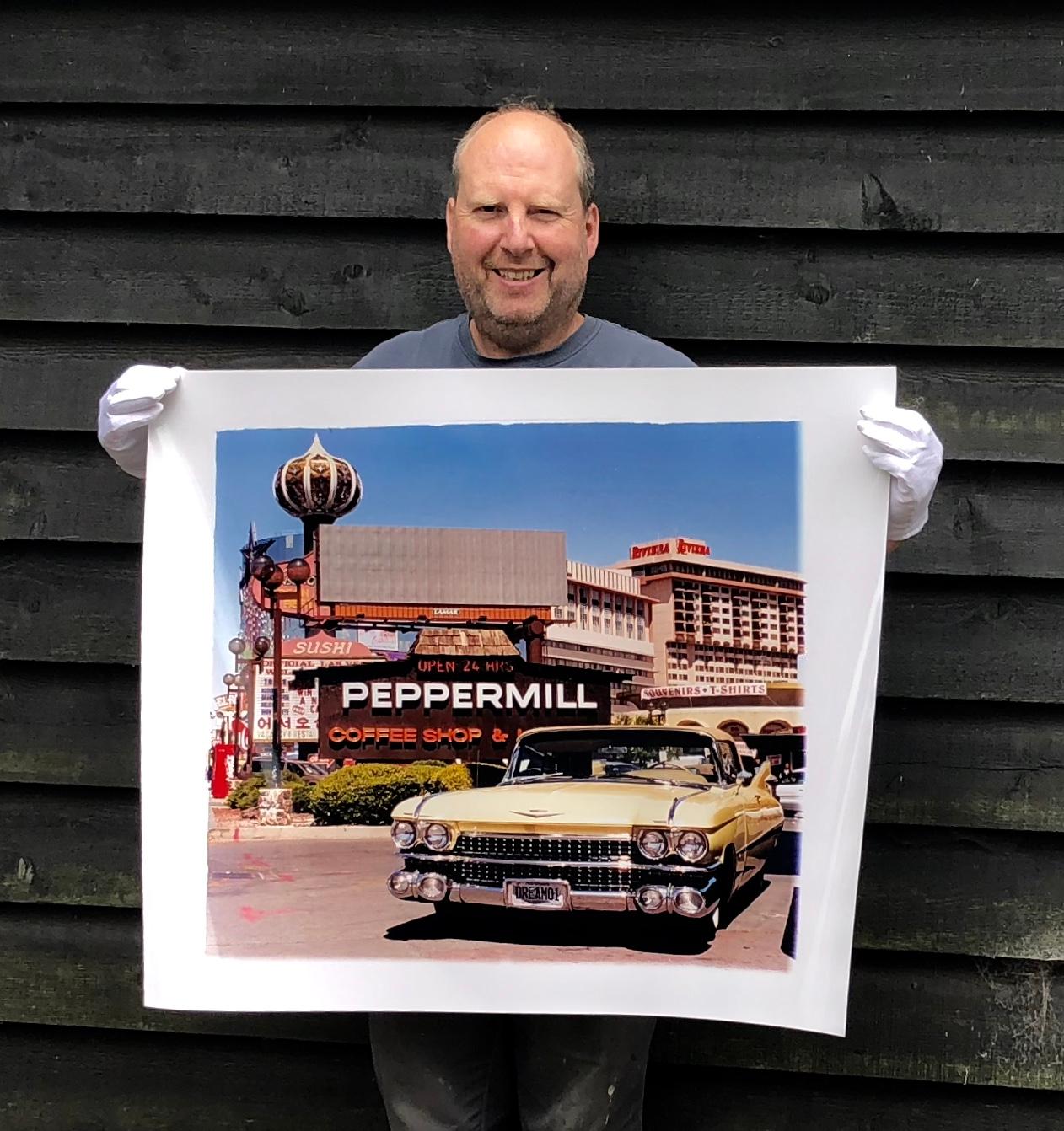 The Silver State - Las Vegas d'epoca, fotografia americana a colori - Color Photograph Argento di Richard Heeps