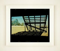 Under the Boardwalk, Wildwood, New Jersey – Farbfotografie am Strand