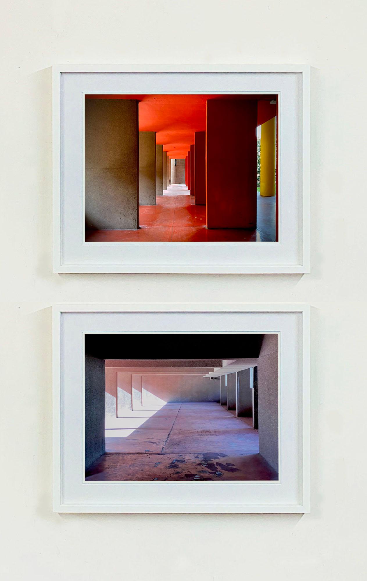 Utopia, Milan - Architecture italienne photographie couleur - Gris Color Photograph par Richard Heeps