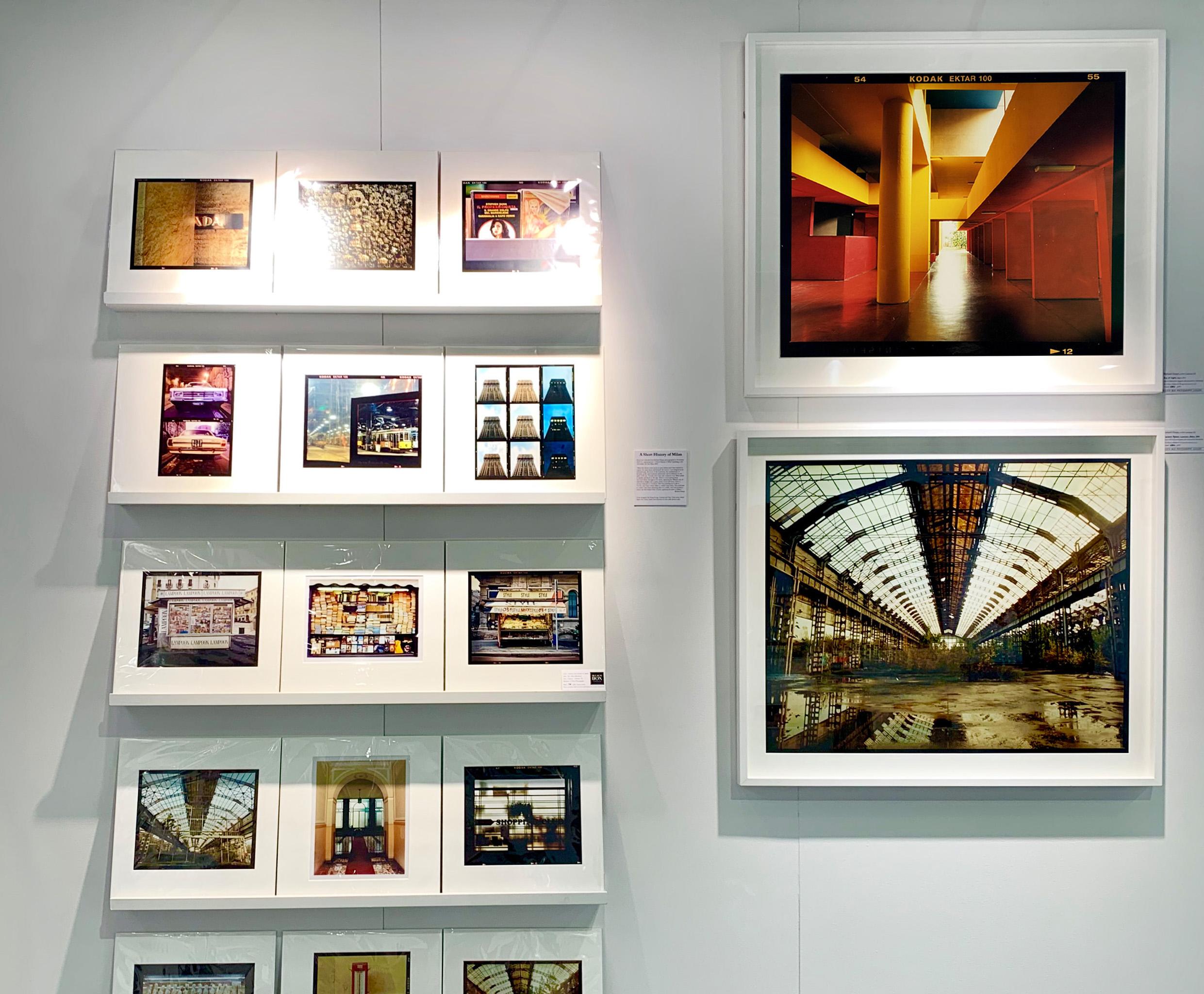 Vestíbulo utópico II, Milán - Fotografía arquitectónica urbana italiana en color en venta 1